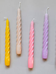 Kunstindustrien - Twisted Candles, 6 piece box - de laveste prisene - lilac - 2