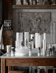 Kunstindustrien - Wax Alter Candles 7x24- Black Abstract Flowers - die niedrigsten preise - black pattern - 2