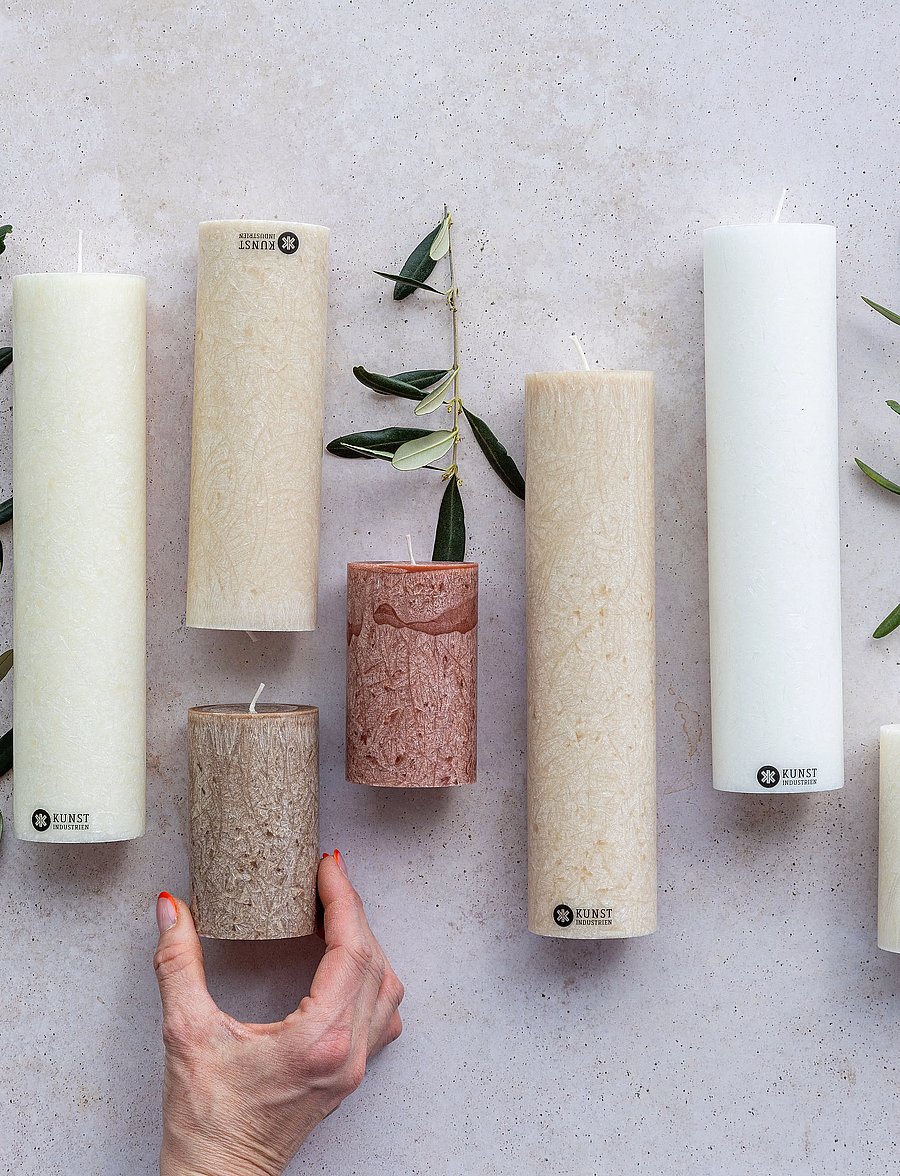 Kunstindustrien - Upcycled olive wax pillar candle - blockkerzen - hazelnut - 5