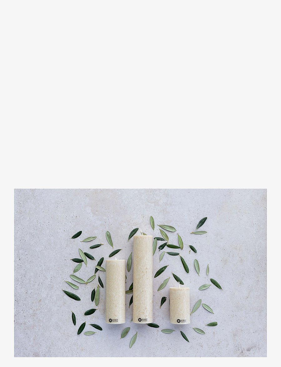 Kunstindustrien - Upcycled olive wax pillar candle - vahast küünlad - true - 2