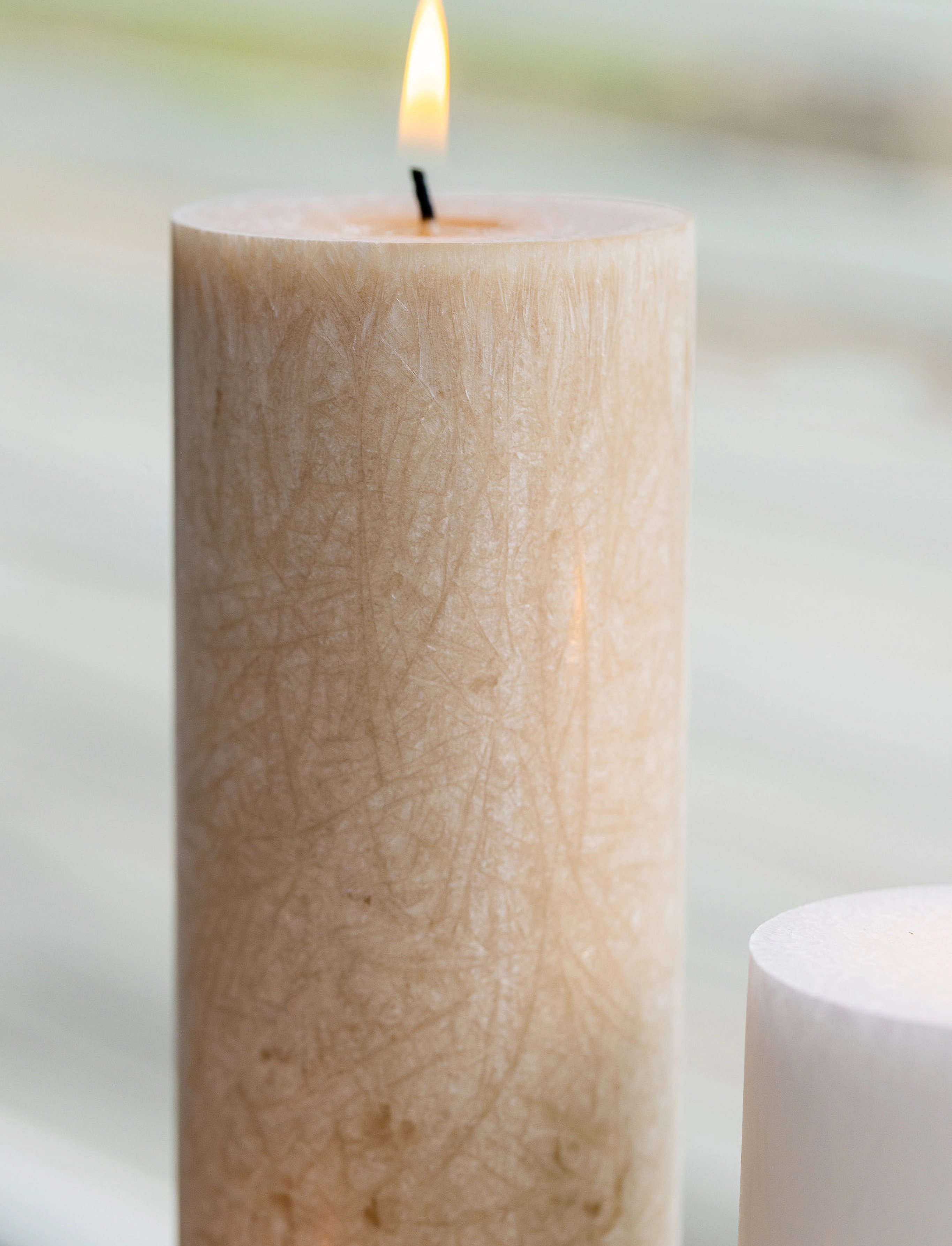 Kunstindustrien - Upcycled olive wax pillar candle - blockkerzen - true - 4