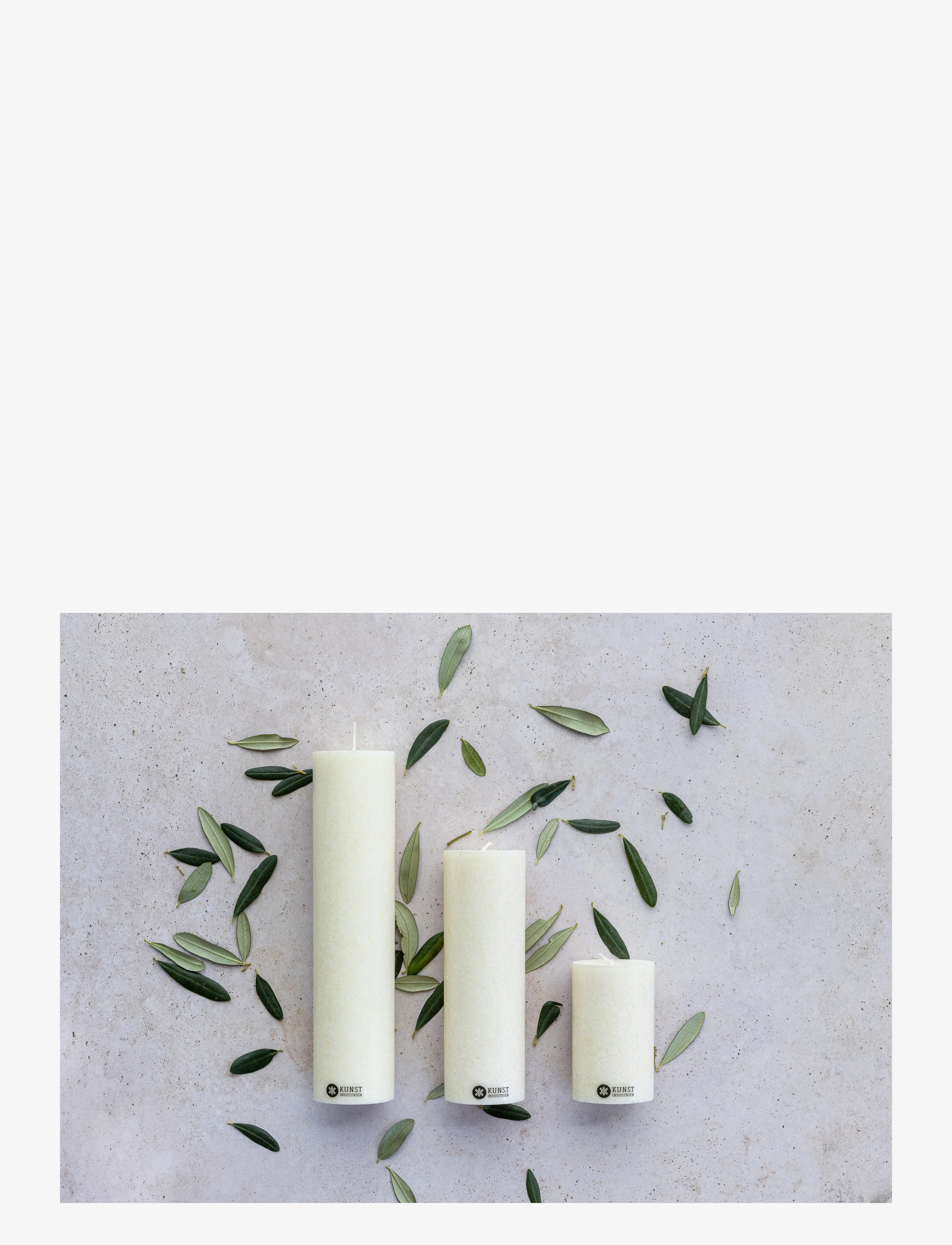 Kunstindustrien - Upcycled olive wax pillar candle - bloklys - offwhite - 2