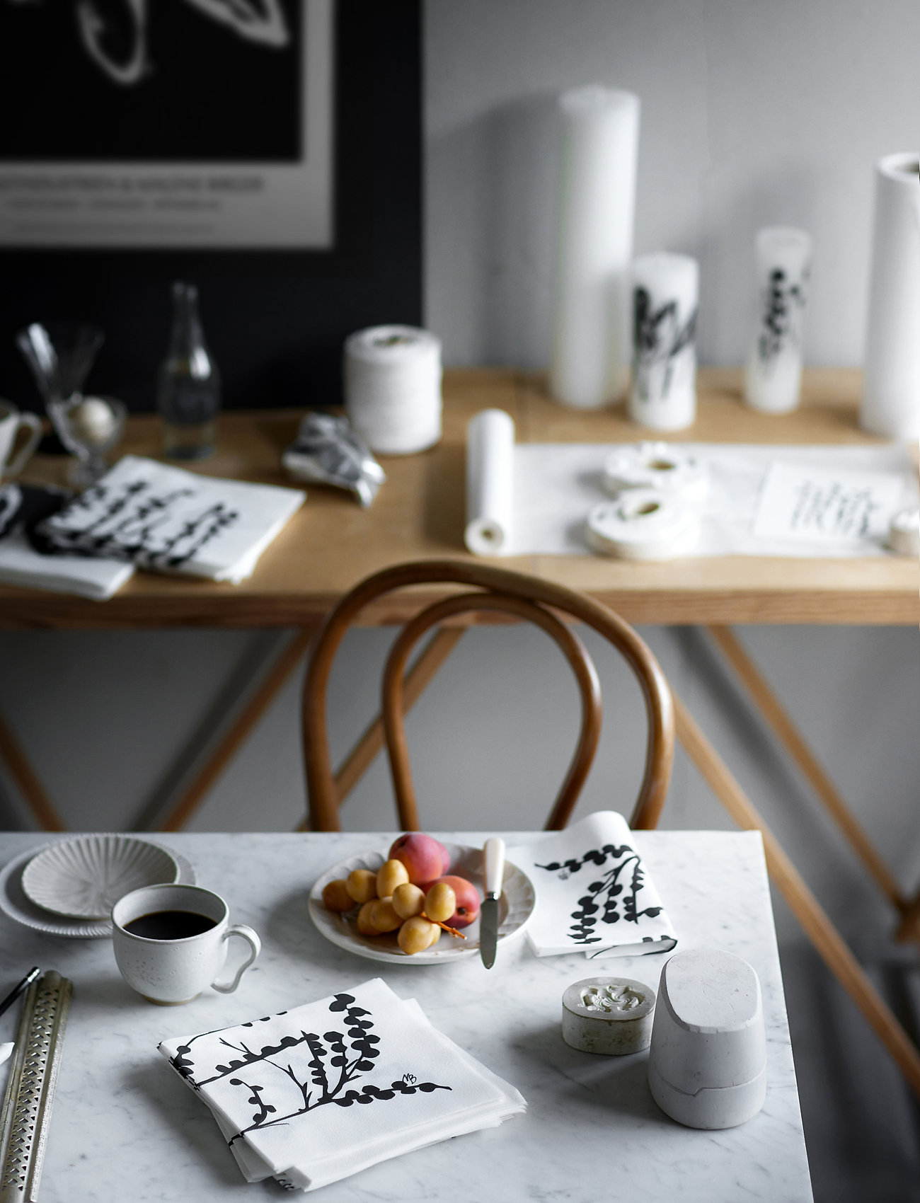 Kunstindustrien - Napkins - Abstract Flowers - black pattern - 2
