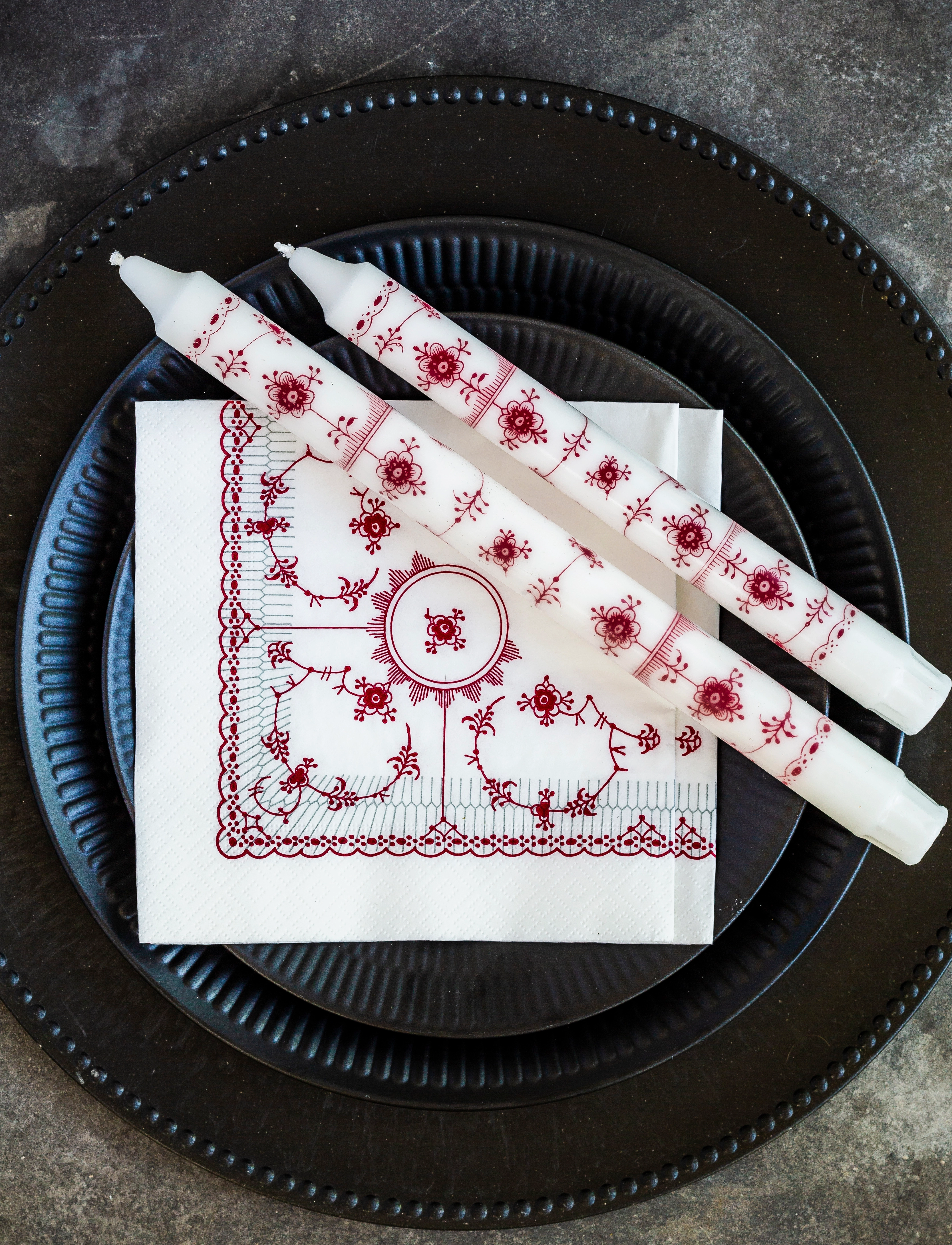 Kunstindustrien Classic Candles Gift Box W. 4 Pcs, One Size, Candles, Rot - Pillar Homeware