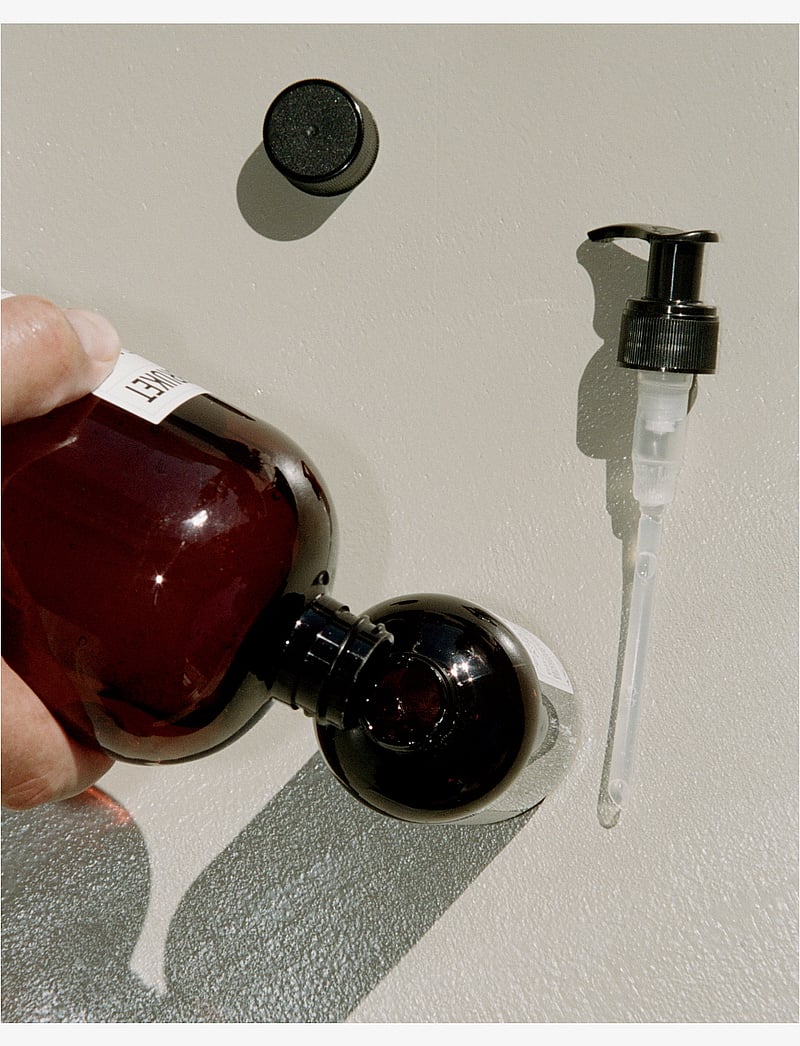 L:a Bruket - 069 Refill Hand & Body Wash Lemongrass - dušigeelid ja õlid - clear - 2