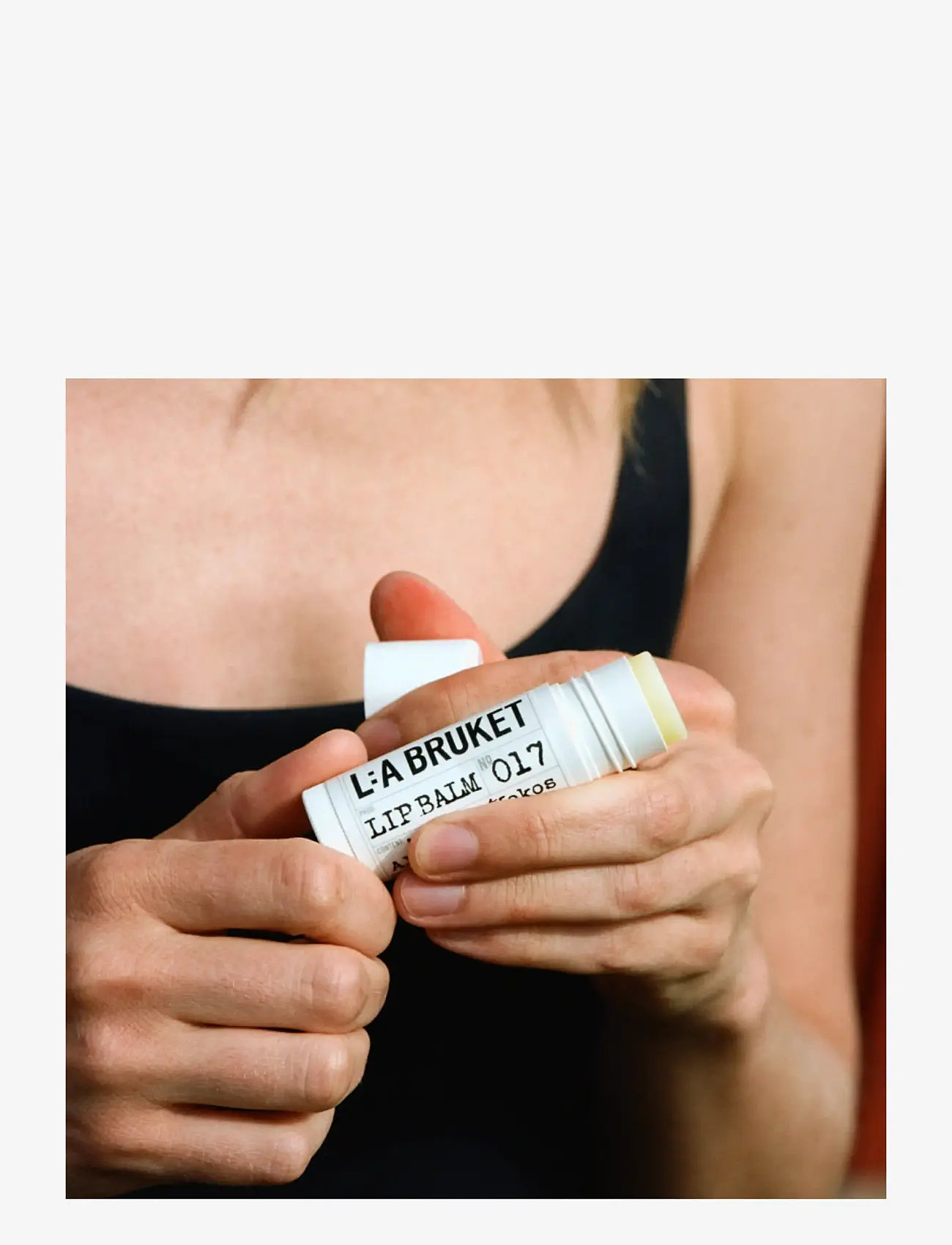 L:a Bruket - 017 Lip Balm Almond/Coconut - læbepomade - clear - 3