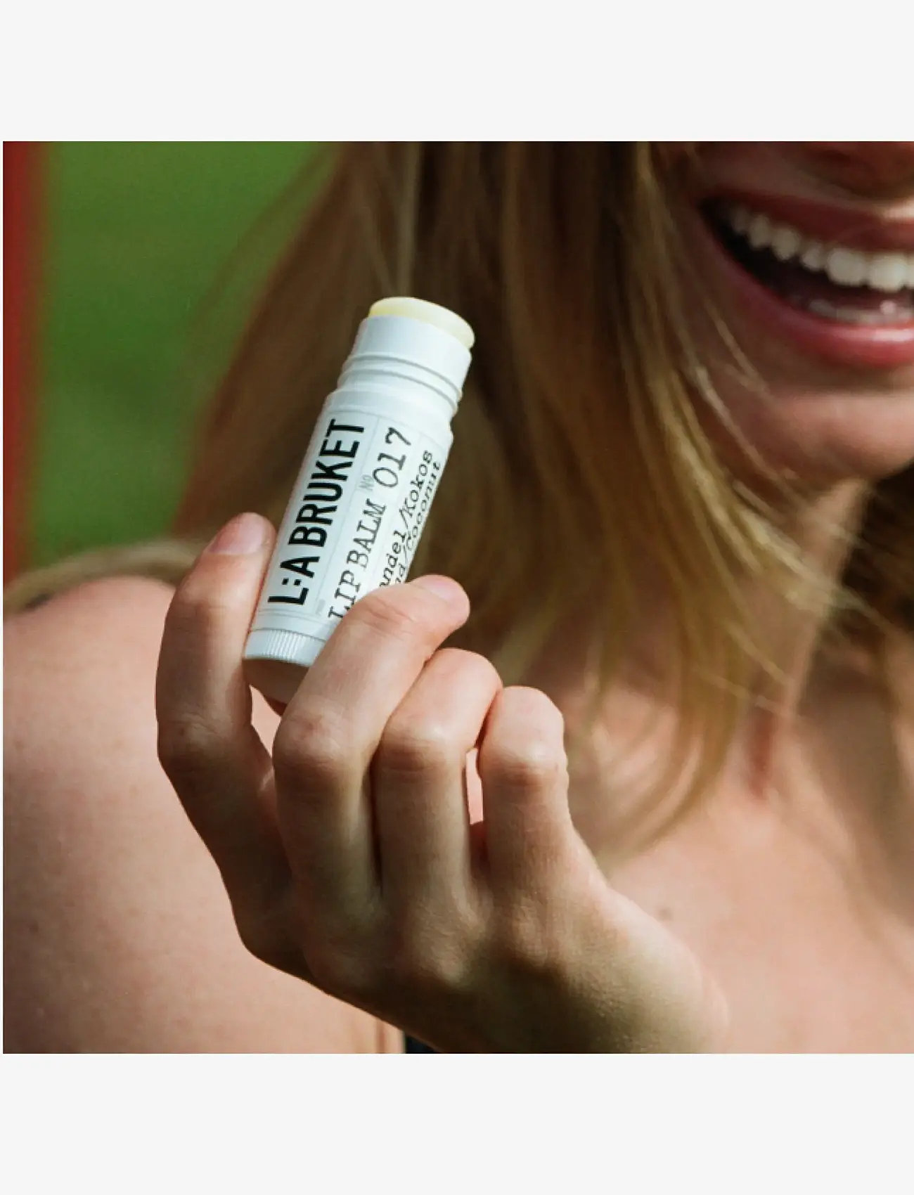 L:a Bruket - 017 Lip Balm Almond/Coconut - læbepomade - clear - 4