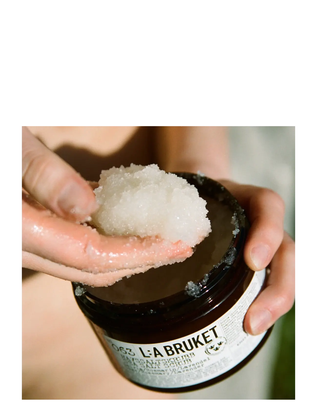 L:a Bruket - 296 Sea Salt Scrub Bergamot/Patchouli - skrubb & exfoliators - kropp  - clear - 3