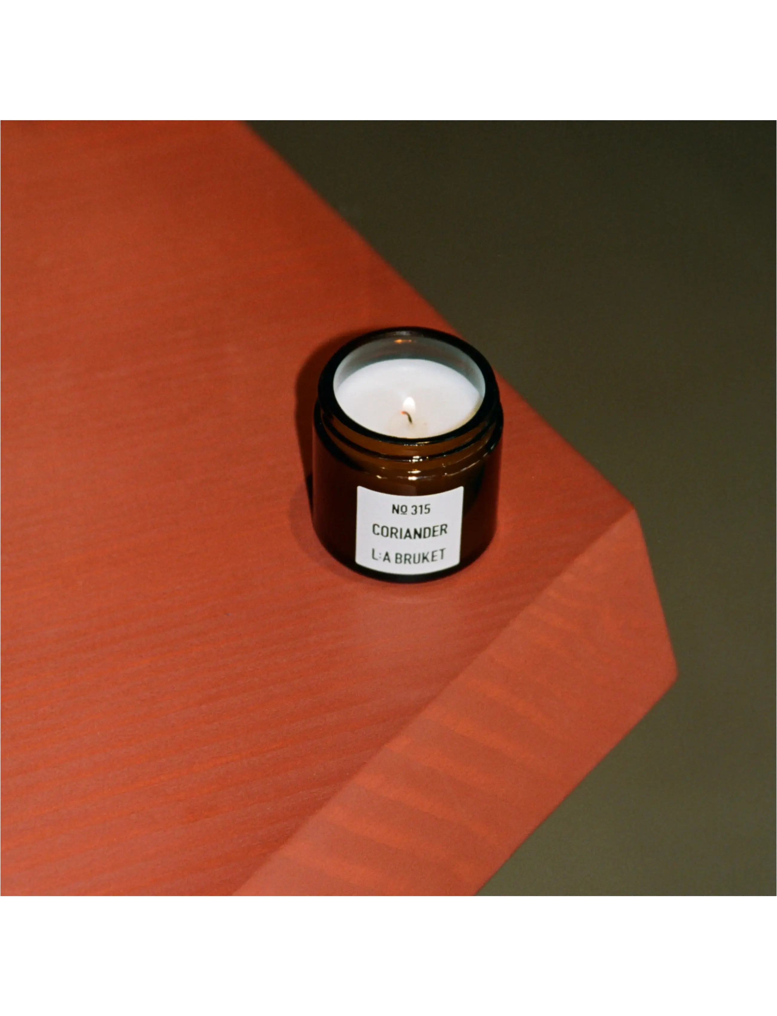 L:a Bruket - 152 Candle Coriander Small - rumsdoft - clear - 2