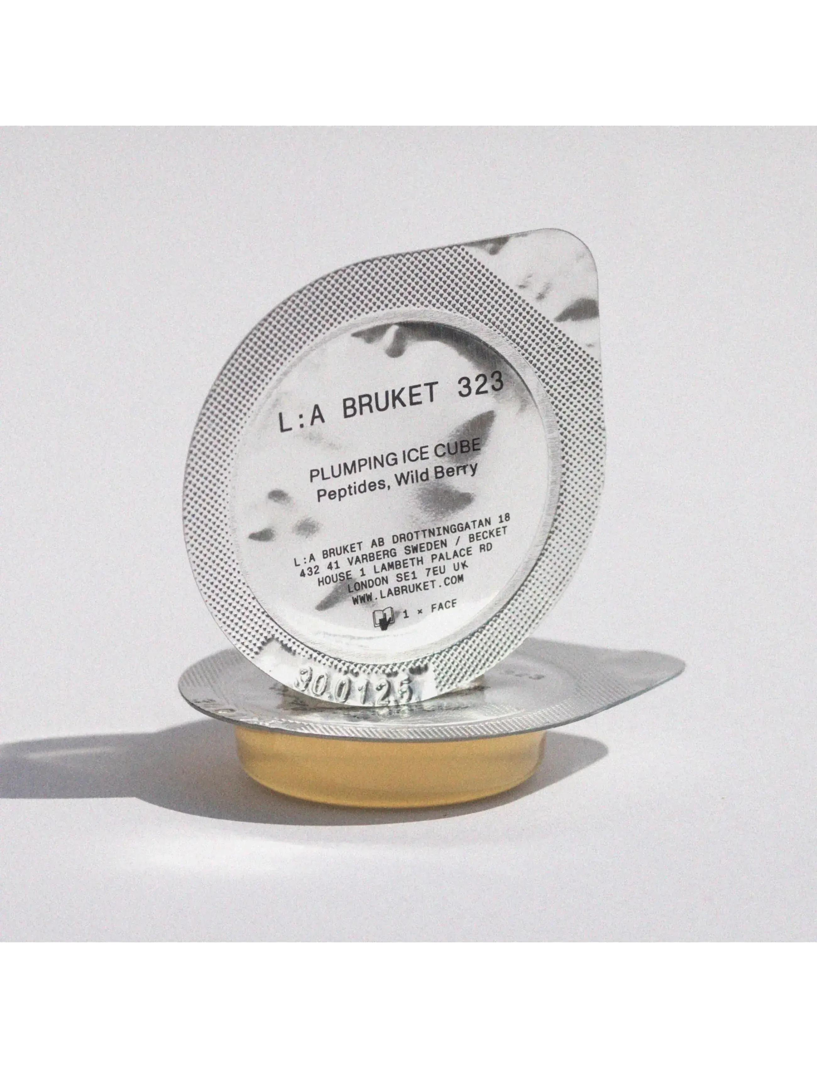 L:a Bruket - Accessories Glow & plump ice cubes 60.00 ML - fylgihlutir fyrir húðumhirðu - clear - 3