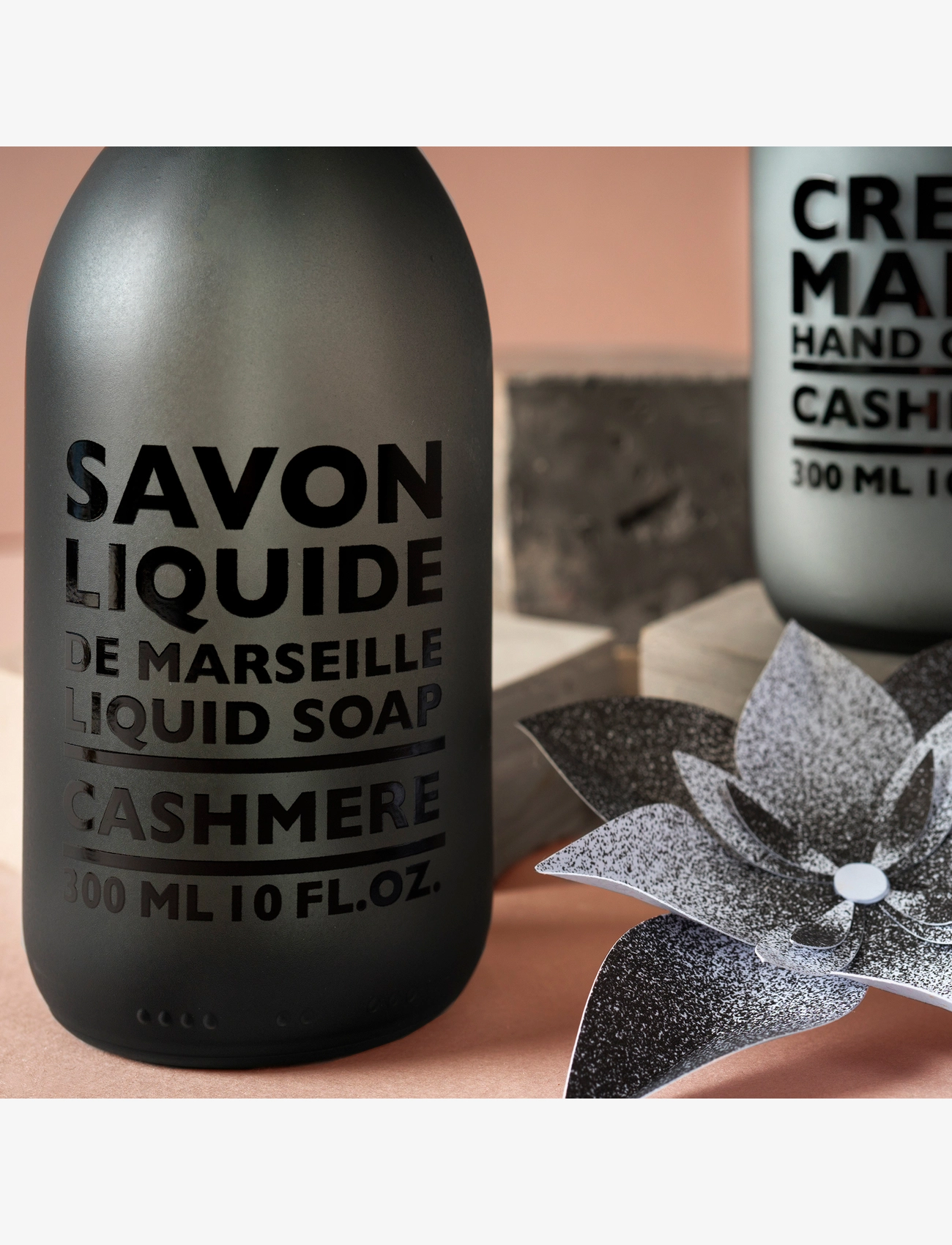 La Compagnie de Provence - LIQUID MARSEILLE SOAP CASHMERE 300 ML - skysti rankų muilai - clear - 1