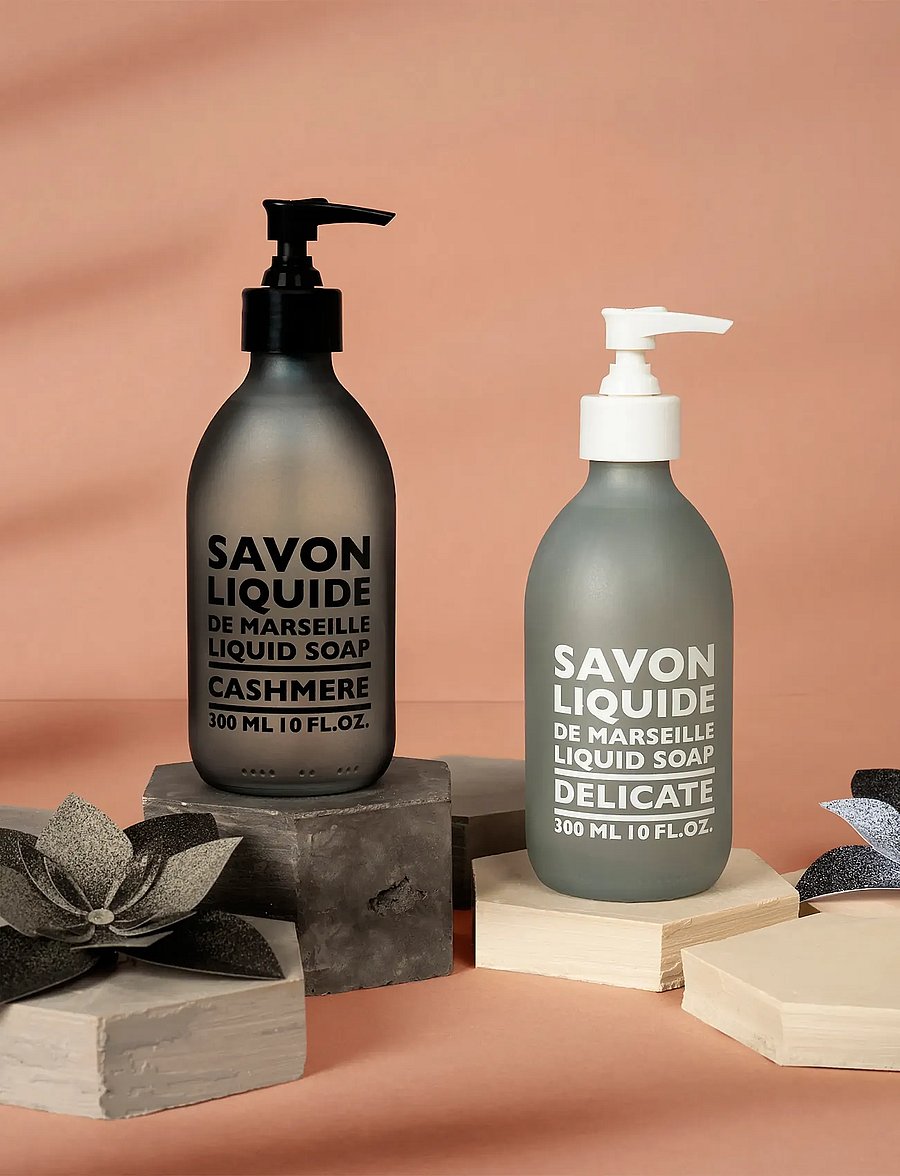 La Compagnie de Provence - LIQUID MARSEILLE SOAP CASHMERE 300 ML - duschgel & duscholjor - clear - 0