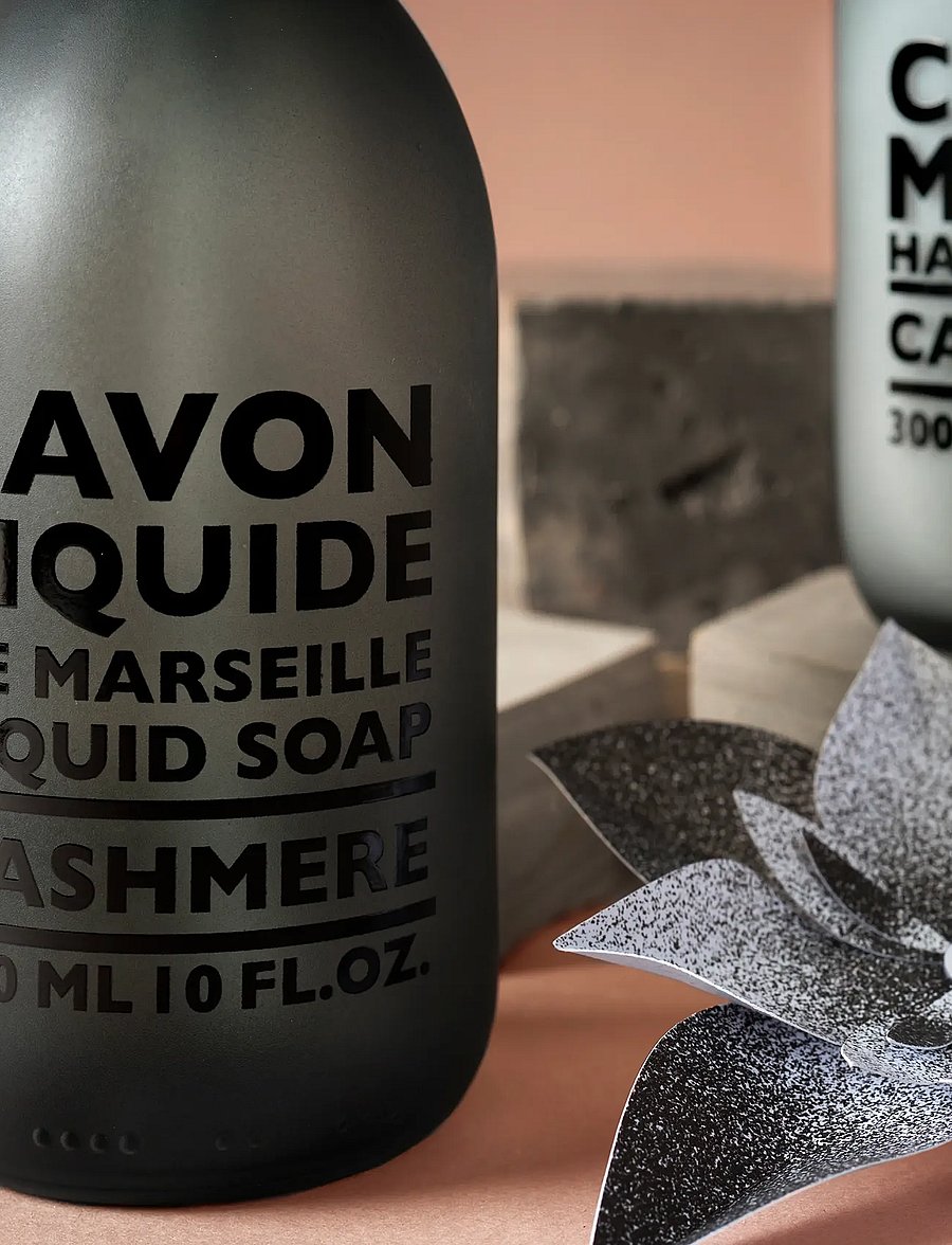 La Compagnie de Provence - LIQUID MARSEILLE SOAP CASHMERE 300 ML - duschgel & duscholjor - clear - 2