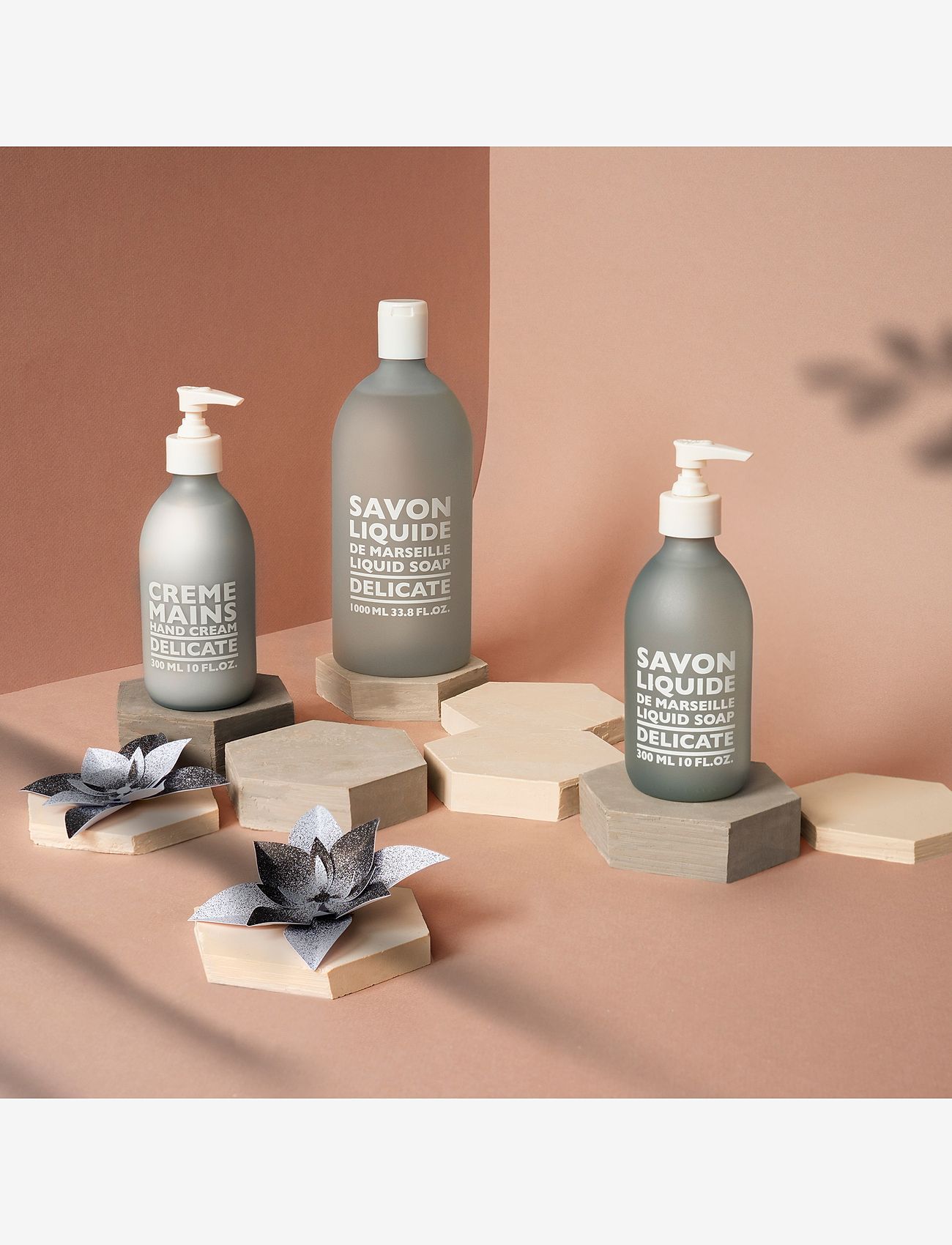 La Compagnie de Provence - LIQUID MARSEILLE SOAP DELICATE 300 ML - flytande tvål - clear - 2