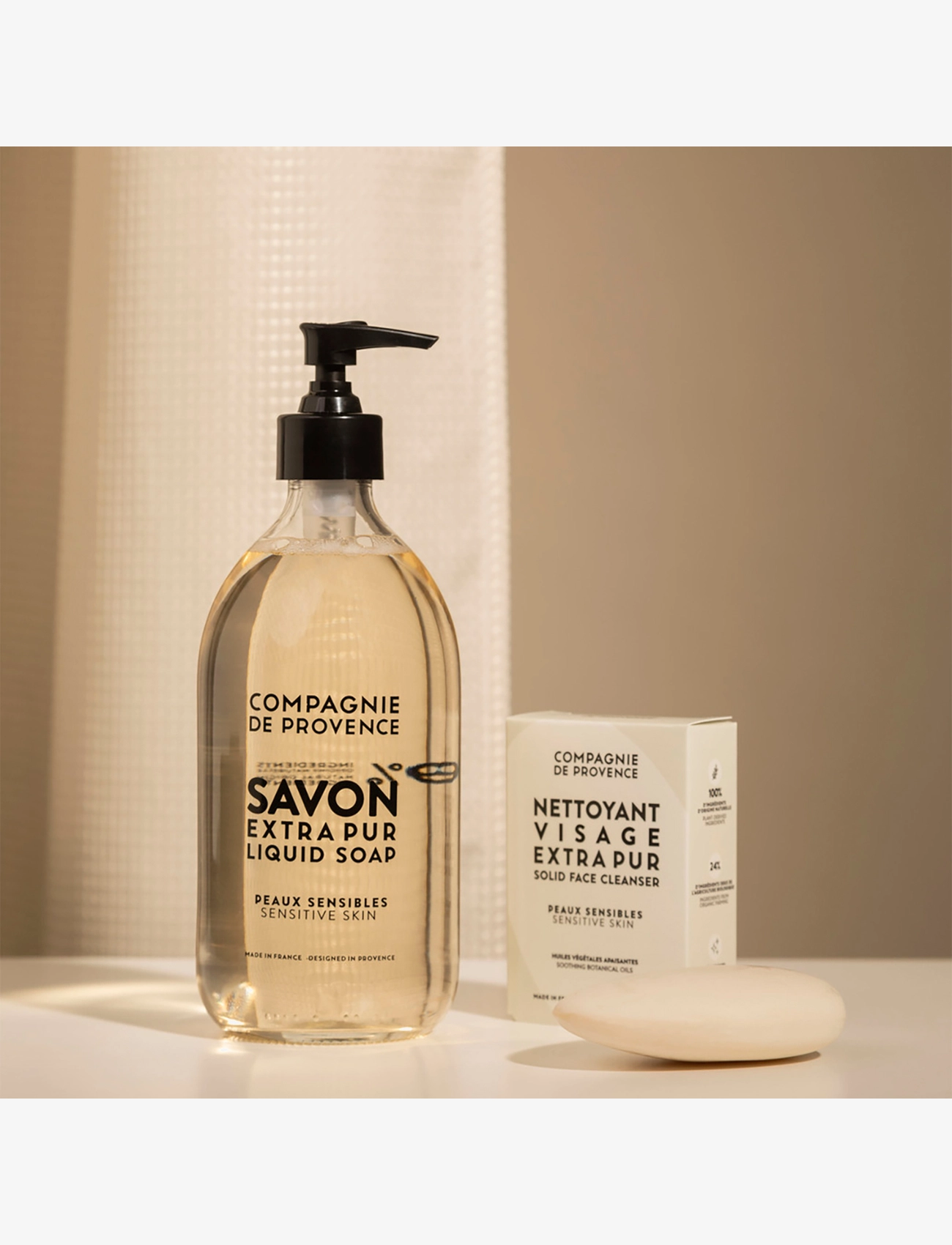 La Compagnie de Provence - LIQUID MARSEILLE SOAP SENSITIVE SKIN 495 ML - fljótandi sápa - clear - 2