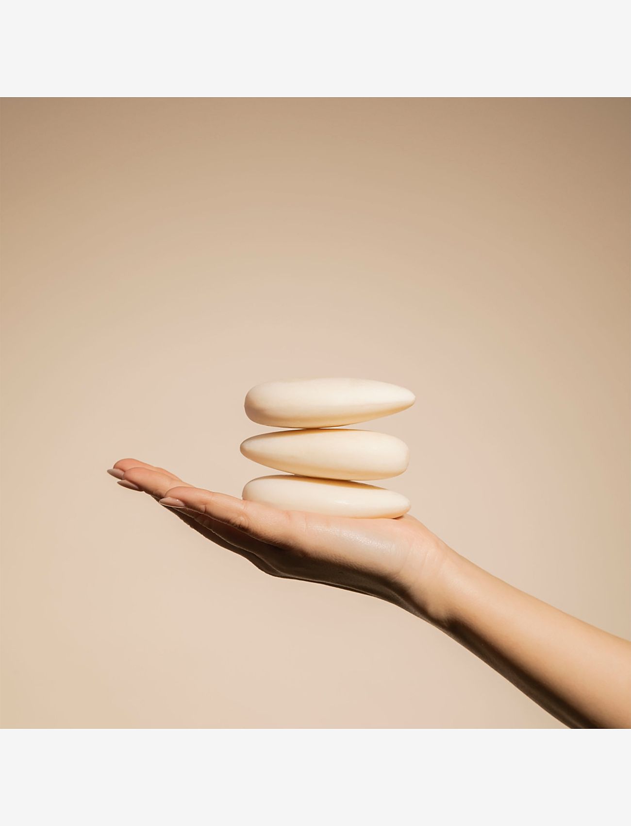 La Compagnie de Provence - SOLID FACE CLEANSER SENSITIVE SKIN 85 G - sæbebarer - clear - 5