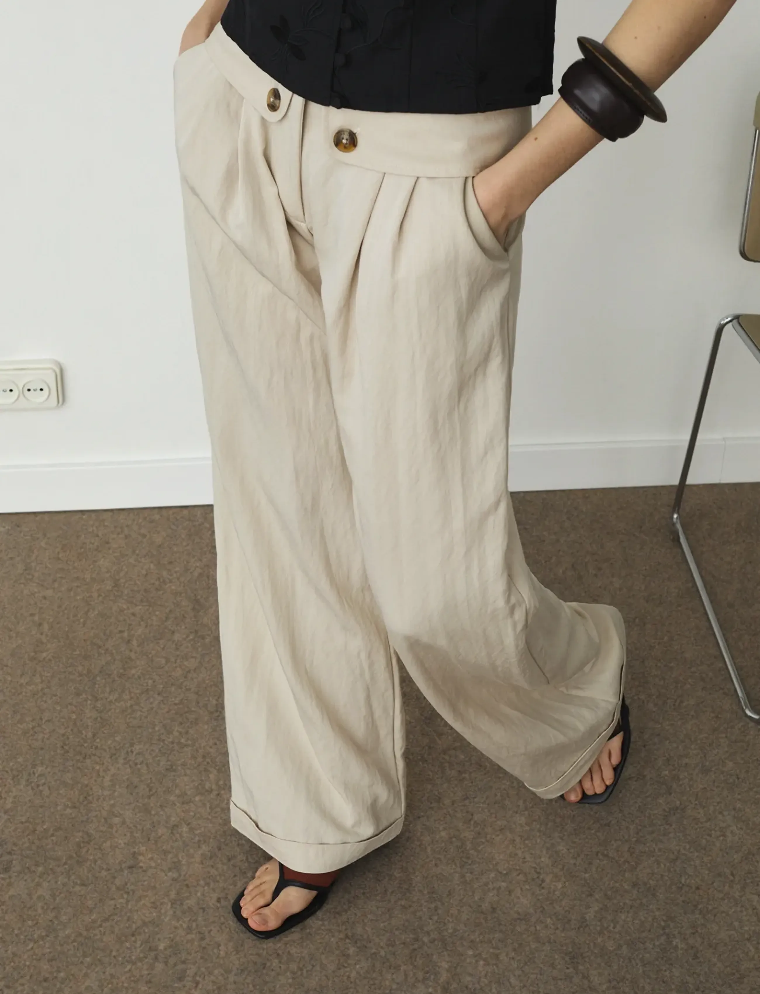 Laagam Leia Sand Flow Pants kostymbyxor dam – bild 2