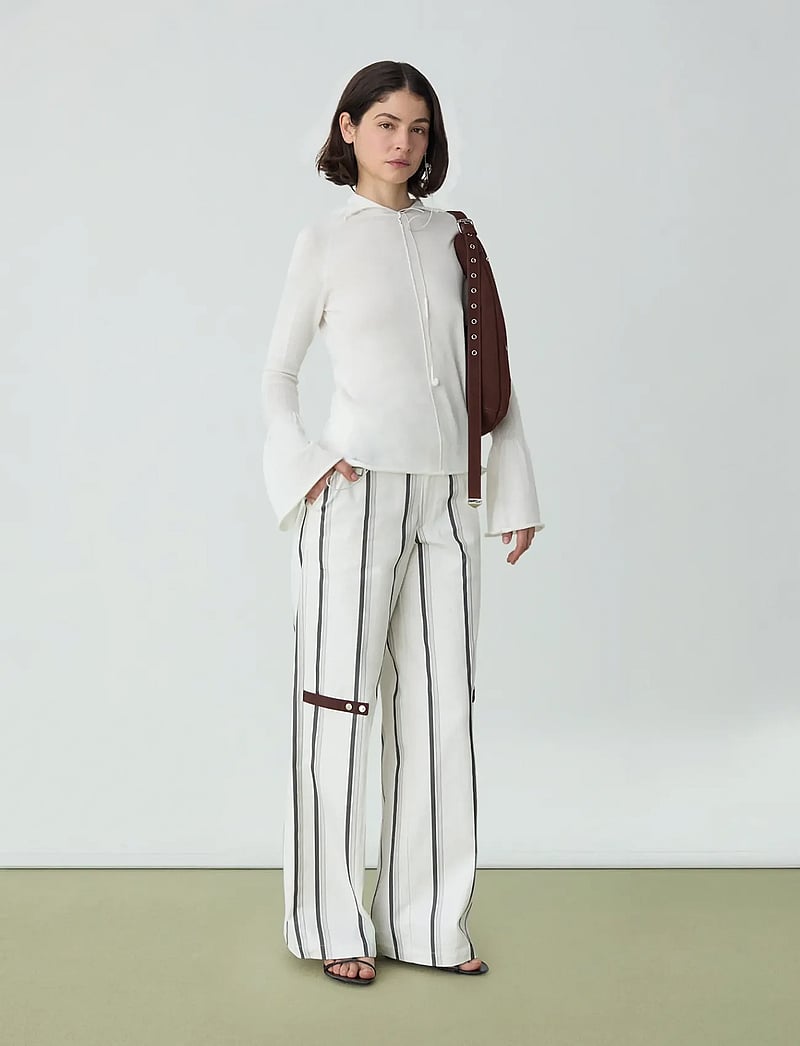 Laagam - VELIA WHITE STRIPED PANTS - bukser med brede ben - white - 4