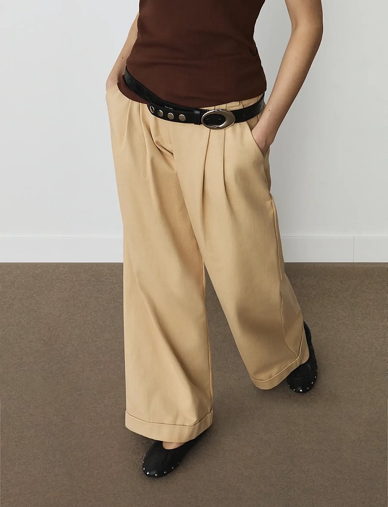 Laagam - SMITH BEIGE SERGE PANTS - hosen mit weitem bein - beige - 3