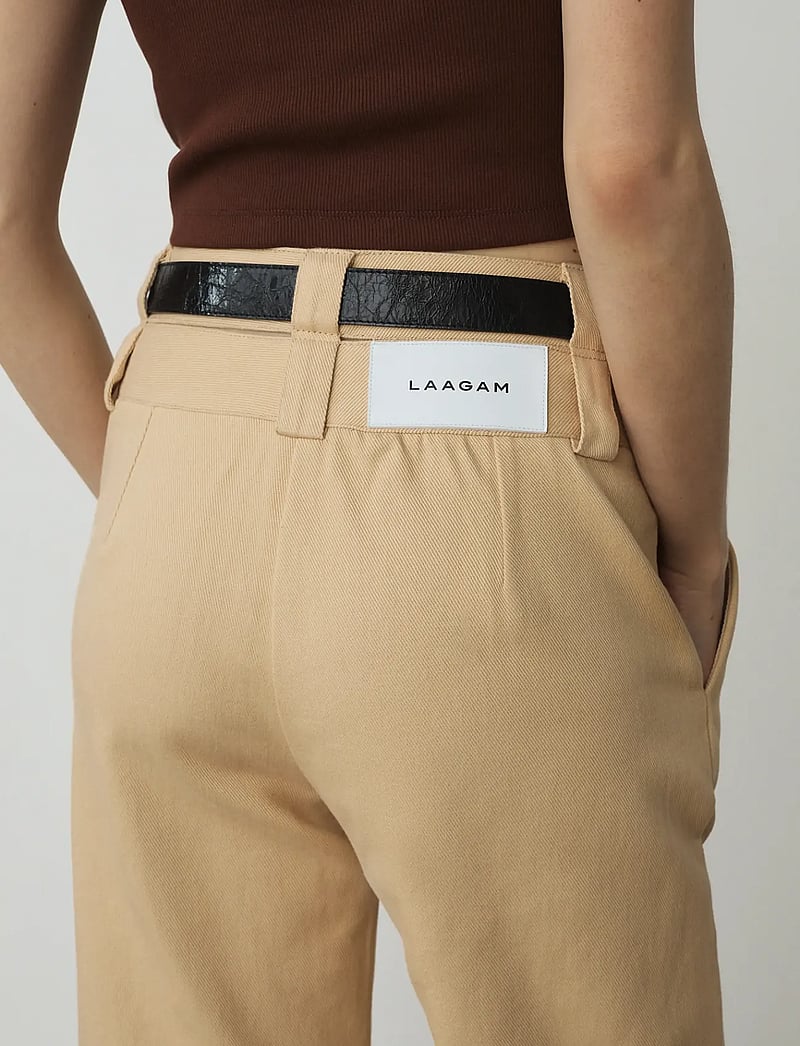 Laagam - SMITH BEIGE SERGE PANTS - hosen mit weitem bein - beige - 4
