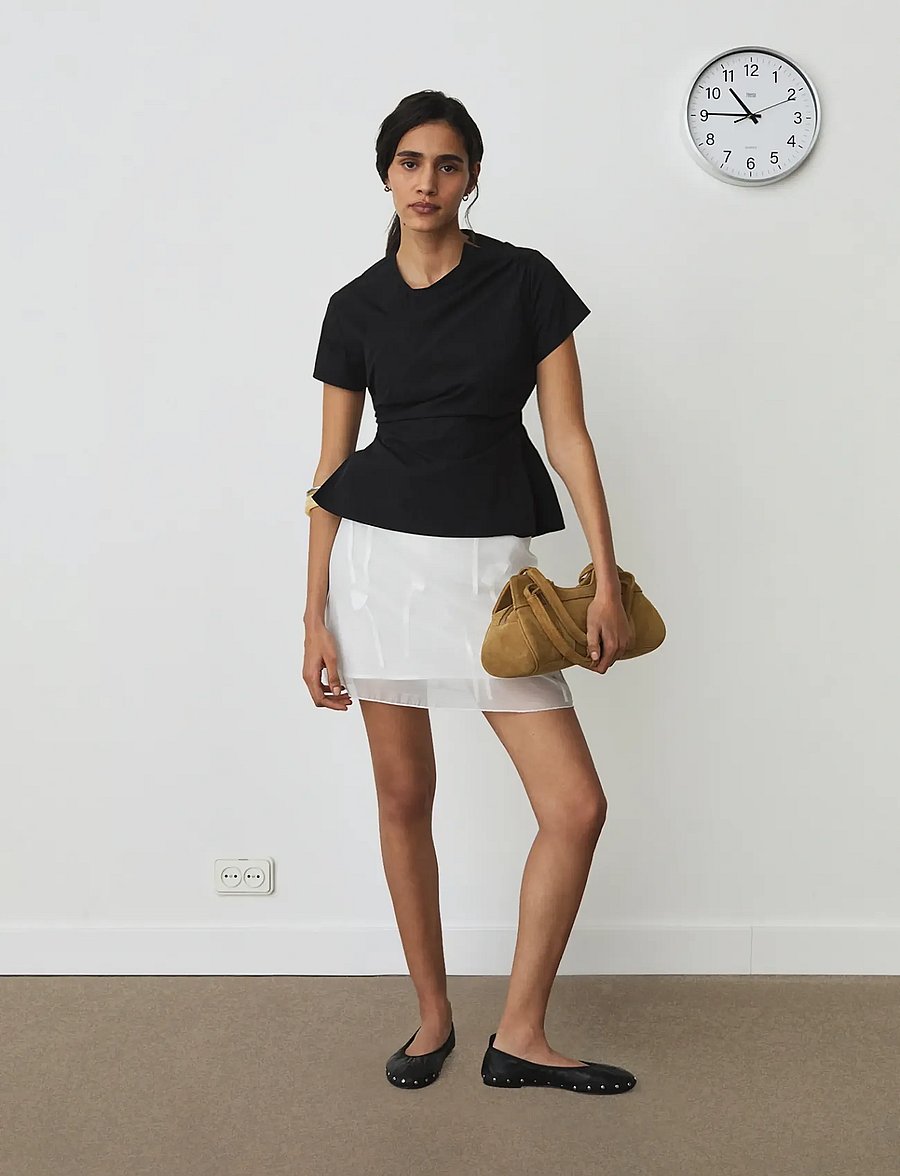 Laagam - RAVEN BLACK ASYMMETRIC BLOUSE - kortärmade blusar - black - 3