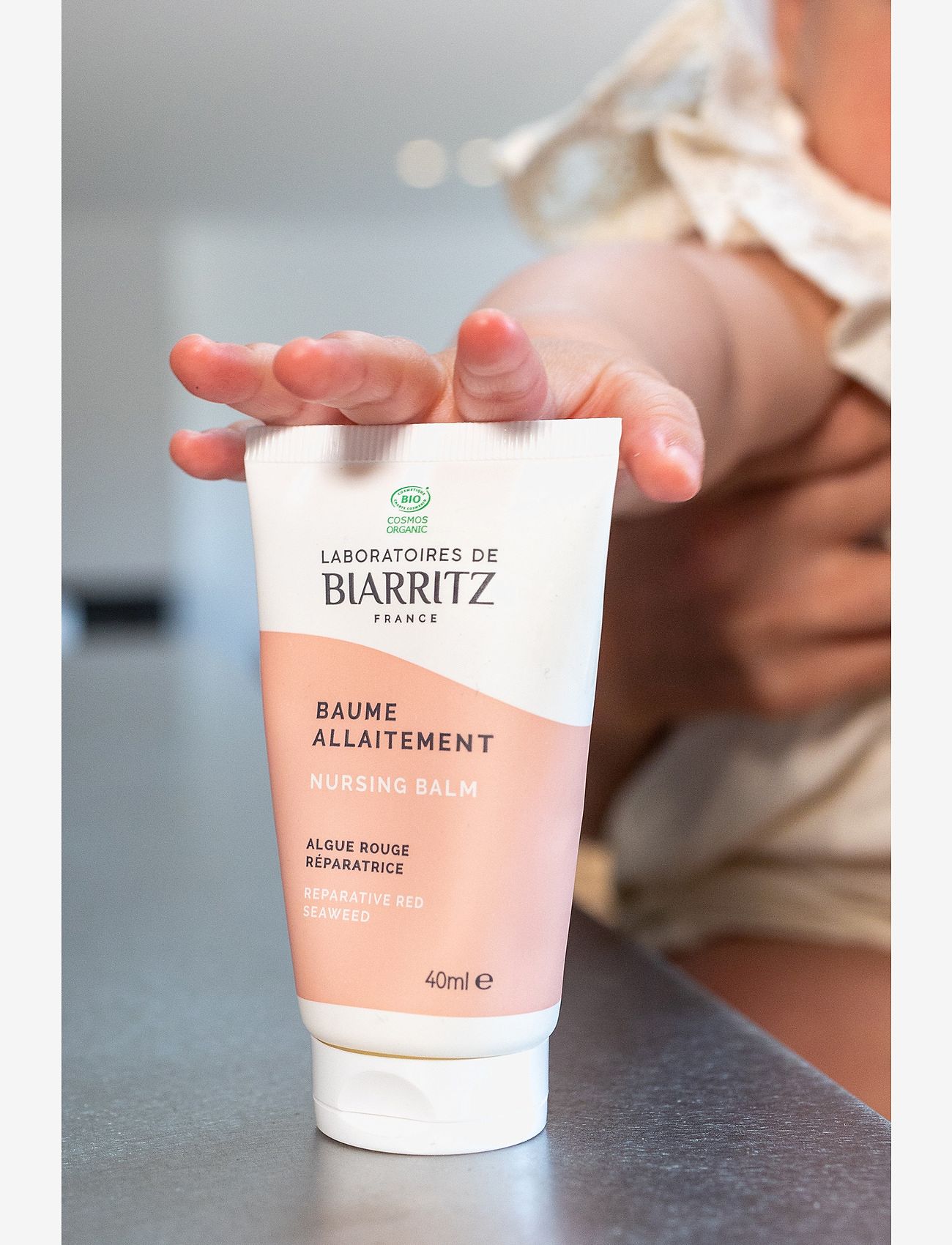 Laboratoires de Biarritz - Laboratoires de Biarritz Reparative Nursing Balm 40 ml - mamma & barn - clear - 2