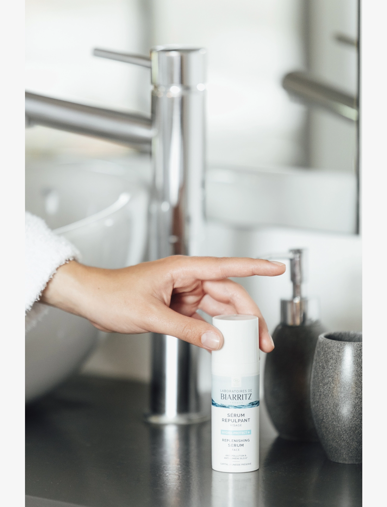 Laboratoires de Biarritz - Laboratoires de Biarritz Hydra Protect + Repleneshing Face Serum - serumi - clear - 1