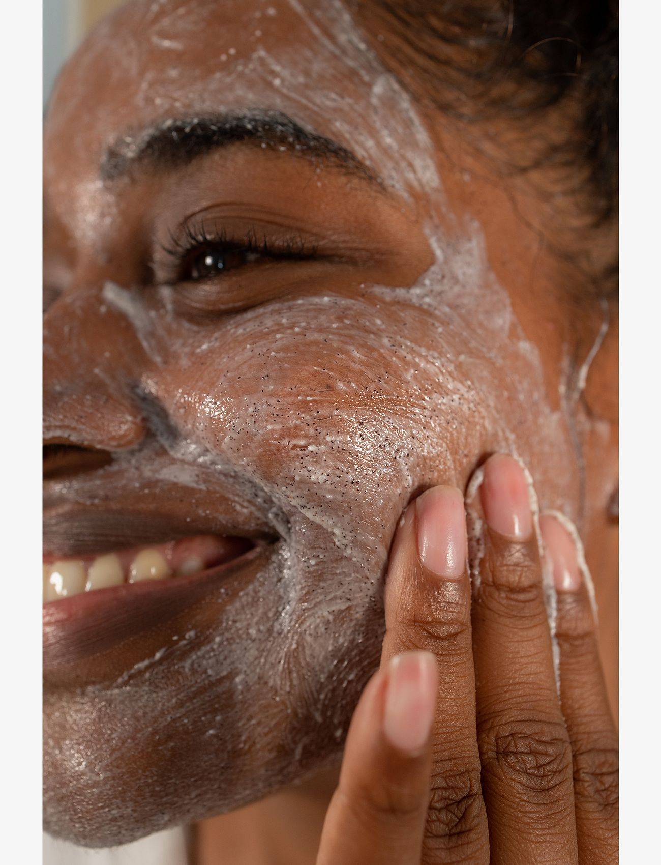 Laboratoires de Biarritz - Laboratoires de Biarritz Face scrub - exfolierande ansiktsvatten - clear - 1