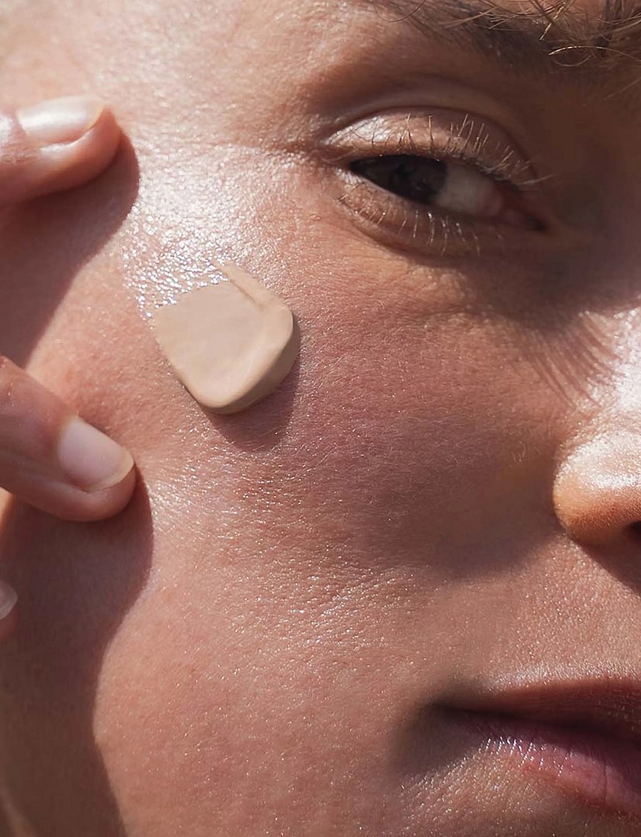 Laboratoires de Biarritz - Laboratoires de Biarritz Suncare Tinted Face Sunscreen SPF50 Ivory - för ansiktet - ivory - 0