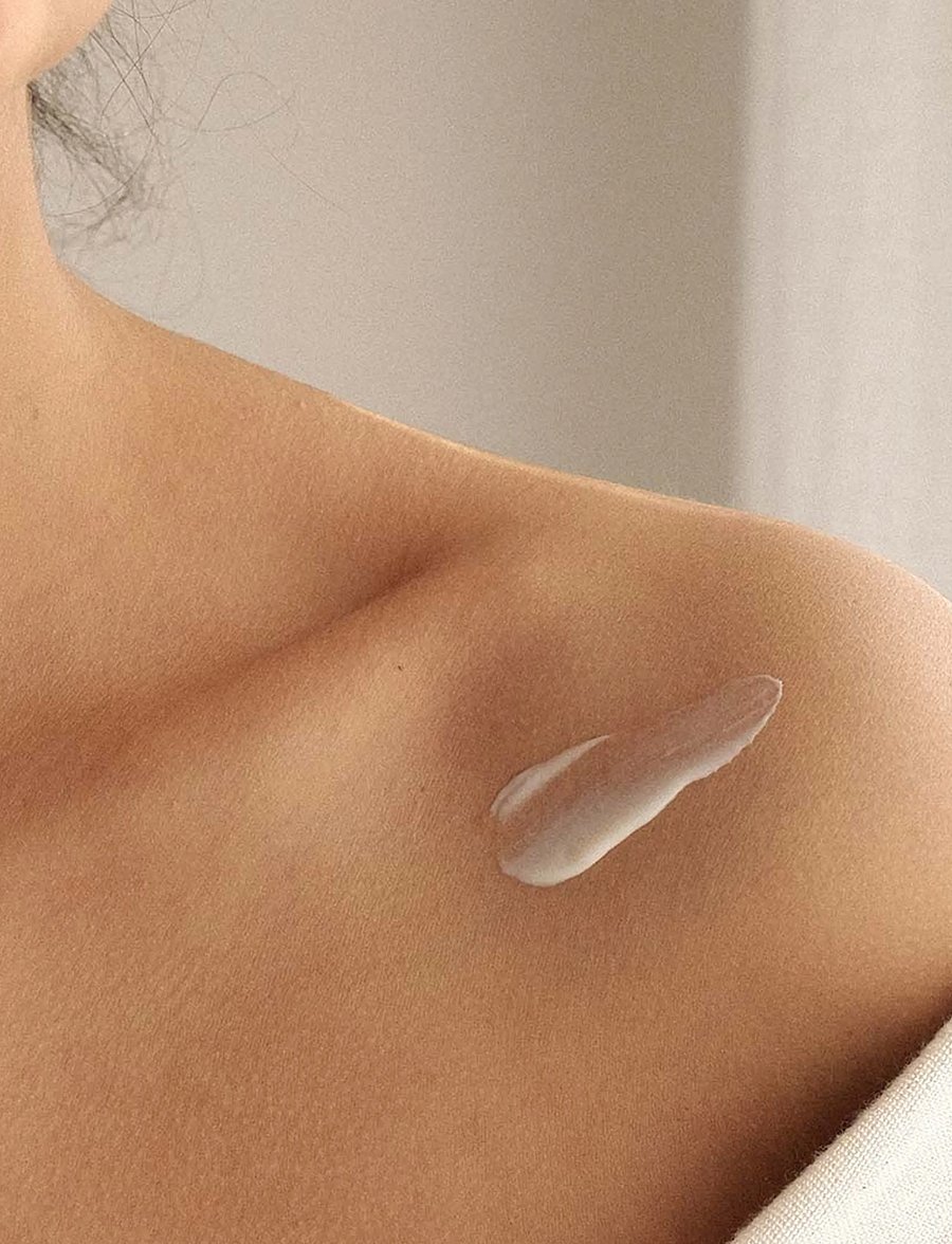 Laboratoires de Biarritz - Laboratoires de Biarritz Self-Tanning Milk for Face and Body - kreem - clear - 2