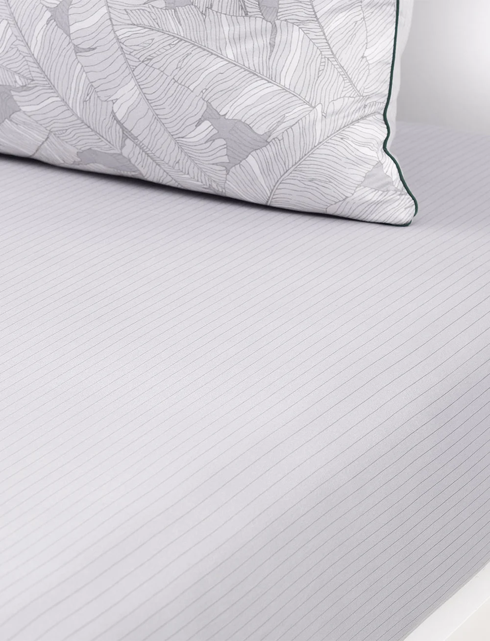 Lacoste Home - LLEAF Fitted sheet - formsyet lagen - gris - 1