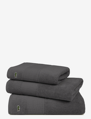Lacoste Home - LLECROCO Guest towel - de laveste prisene - bitume - 4