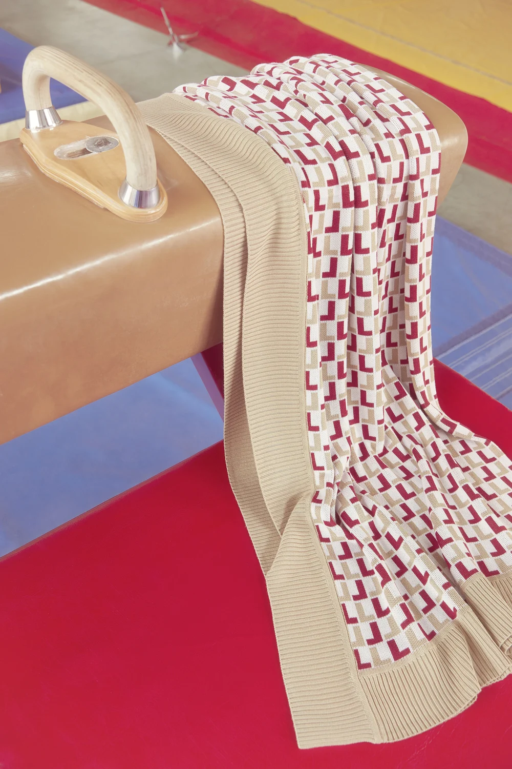 Lacoste Home - LLOGO Throw - couvertures - biscuit - 1