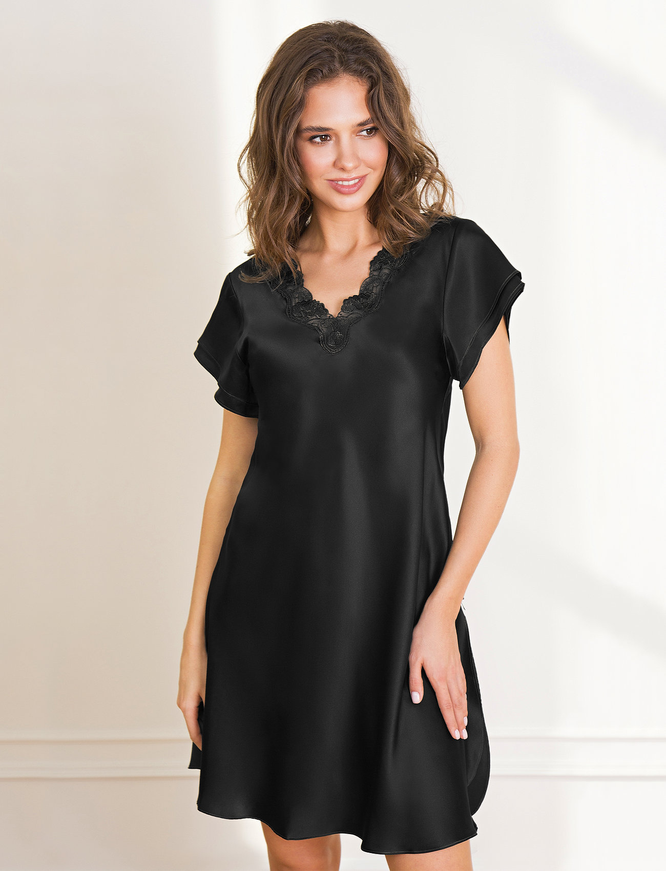 Lady Avenue - Pure Silk - Nightgown w.lace, short - nattkjoler - black - 0