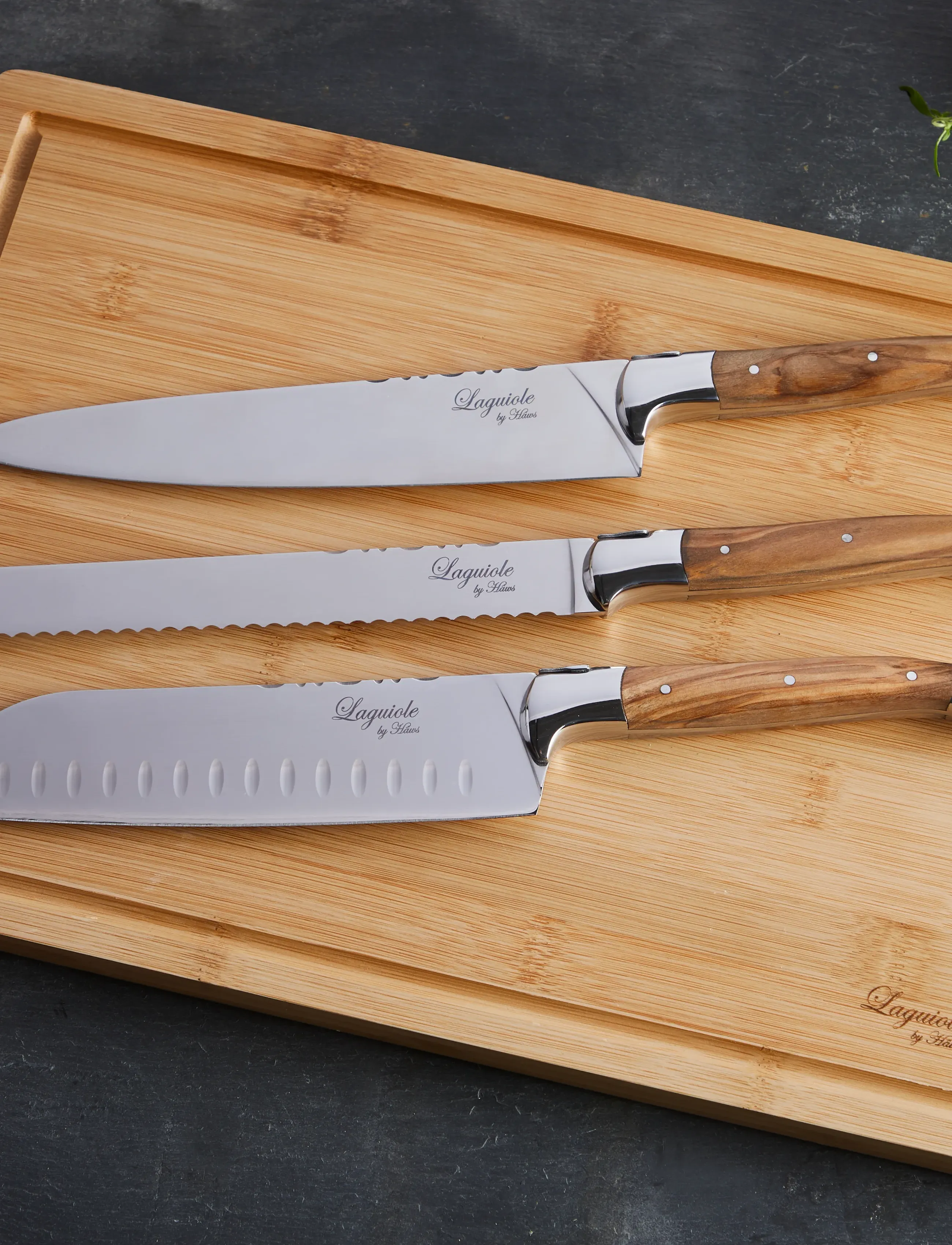 Laguiole By Hâws - Laguiole By Hâws Chef Knife Set 3 Pcs + Bamboo Cutting Board Olive - knivsæt - brown - 3