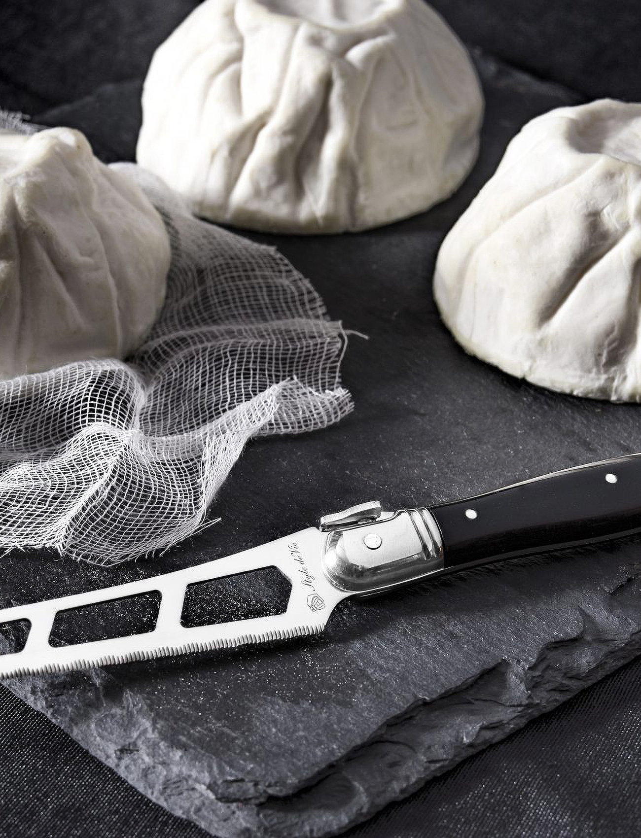 Laguiole Style de Vie - Cheese knife Laguiole - laveste priser - black - 1
