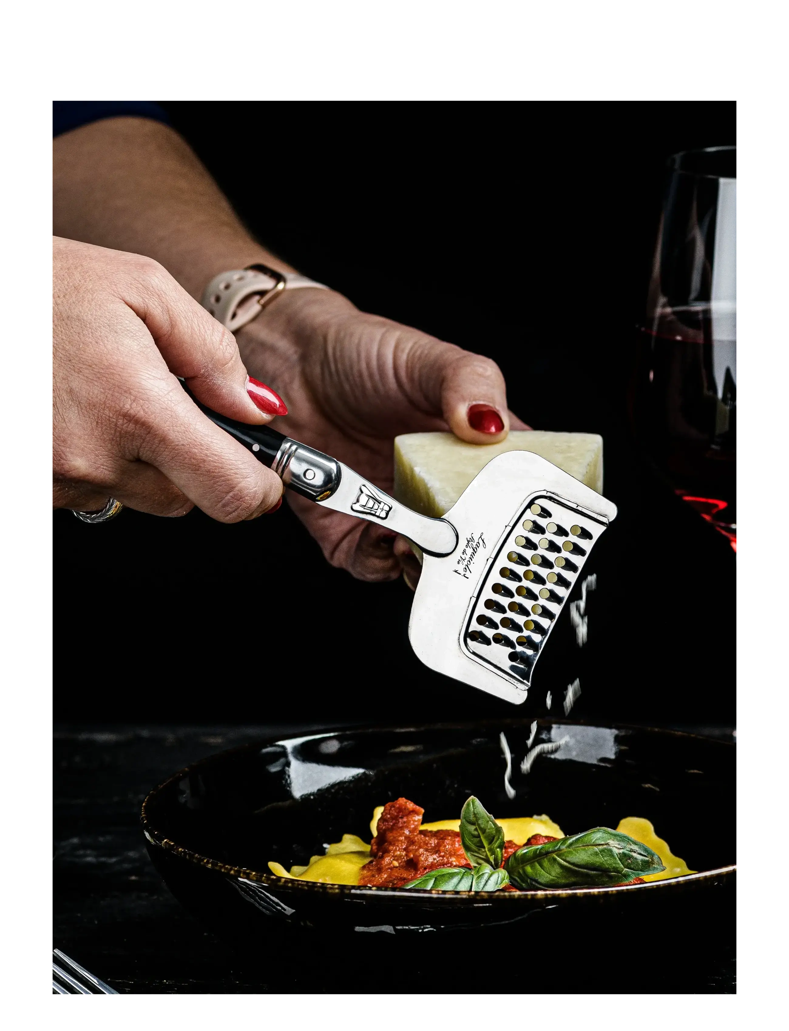 Laguiole Style de Vie - Cheese slicer and cheese grater Black Laguiole - black - 3