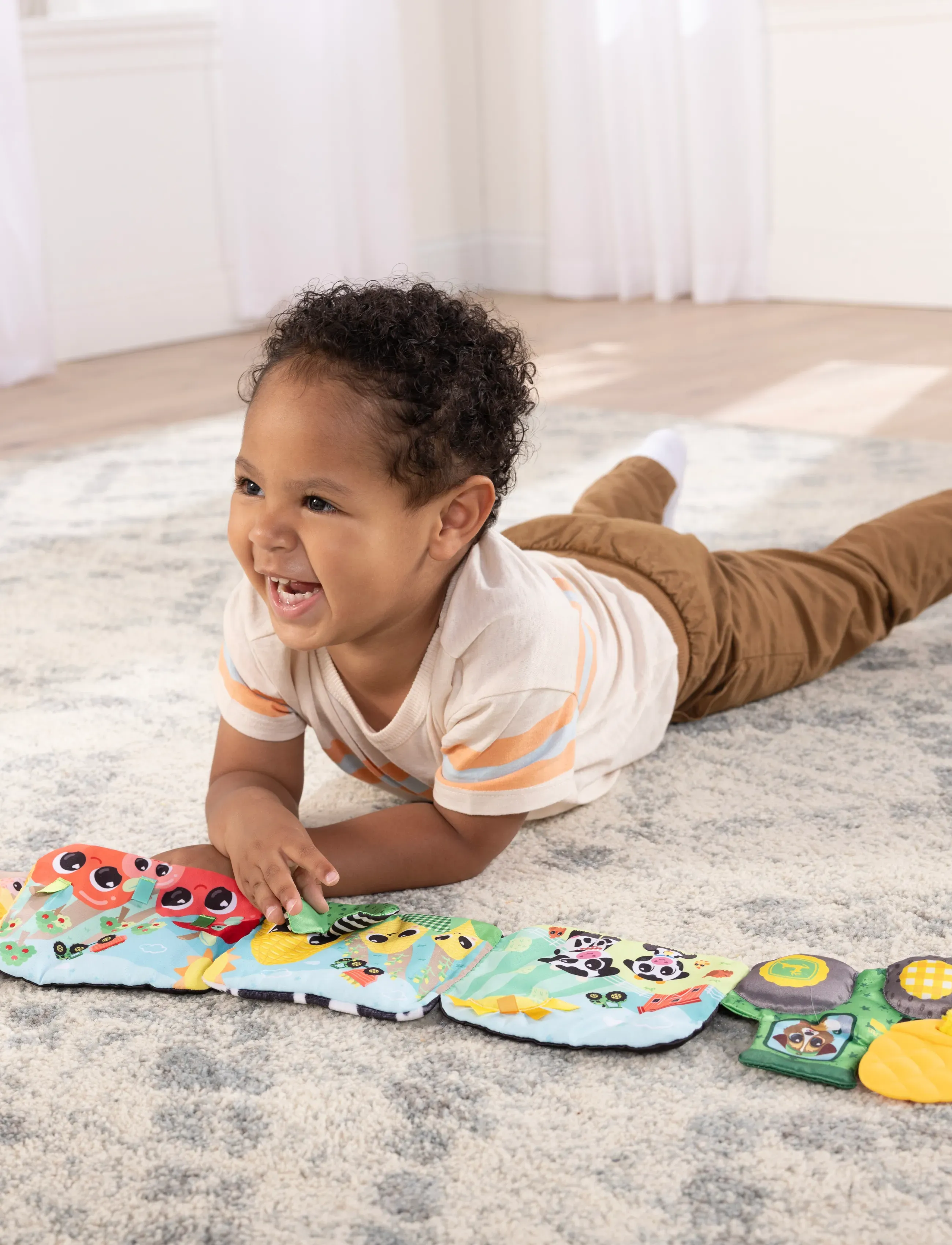 Lamaze Lamaze John Deere Journey Soft Book, One Size, Multi/patterned, Educational Legetøj > Interactive Legetøj, Børn