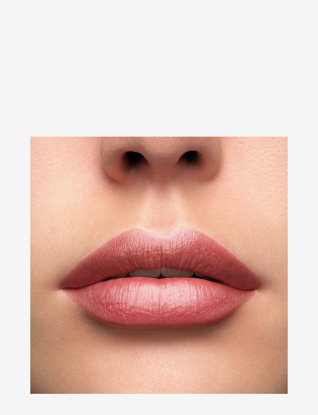 L'absolu Rouge Lipstick 01 3