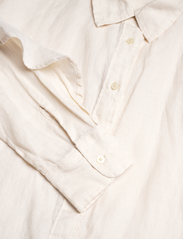 Lauren Ralph Lauren - Ruffle-Trim Belted Linen Shirt - lininiai marškiniai - mascarpone cream - 3