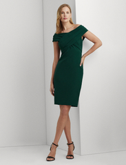 Lauren Ralph Lauren - Crepe Off-the-Shoulder Cocktail Dress - vakarėlių drabužiai išparduotuvių kainomis - season green - 2