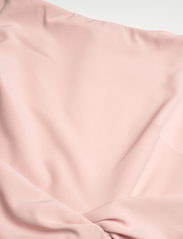Lauren Ralph Lauren - Crepe Off-the-Shoulder Dress - vakarėlių drabužiai išparduotuvių kainomis - pale pink - 3