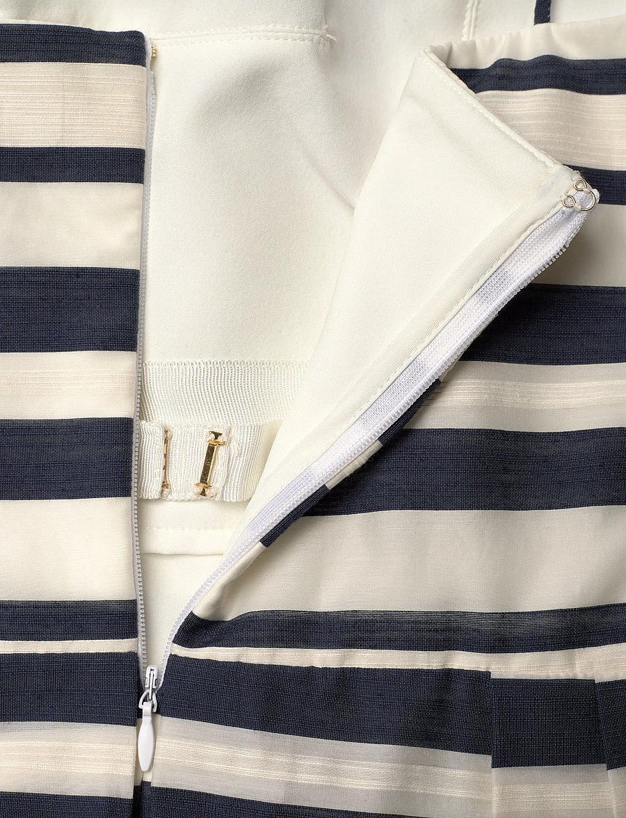 Lauren Ralph Lauren - Striped Satin Sleeveless Cocktail Dress - navy/cream multi - 4