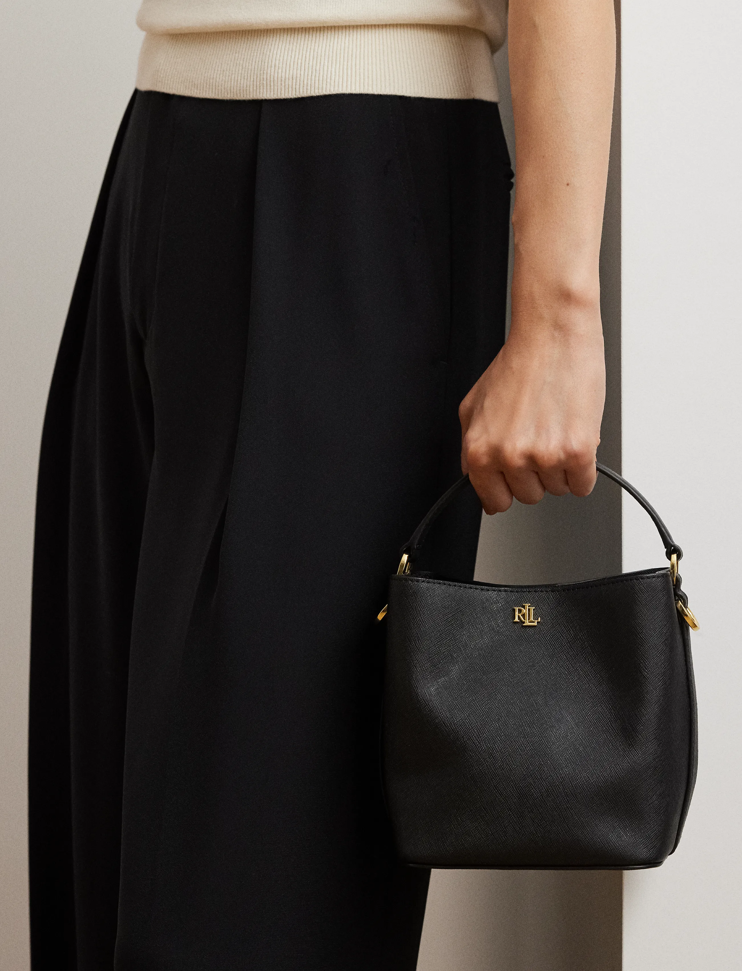 Lauren Ralph Lauren - Crosshatch Small Reese Bucket Bag - aksessuaarid - black - 4