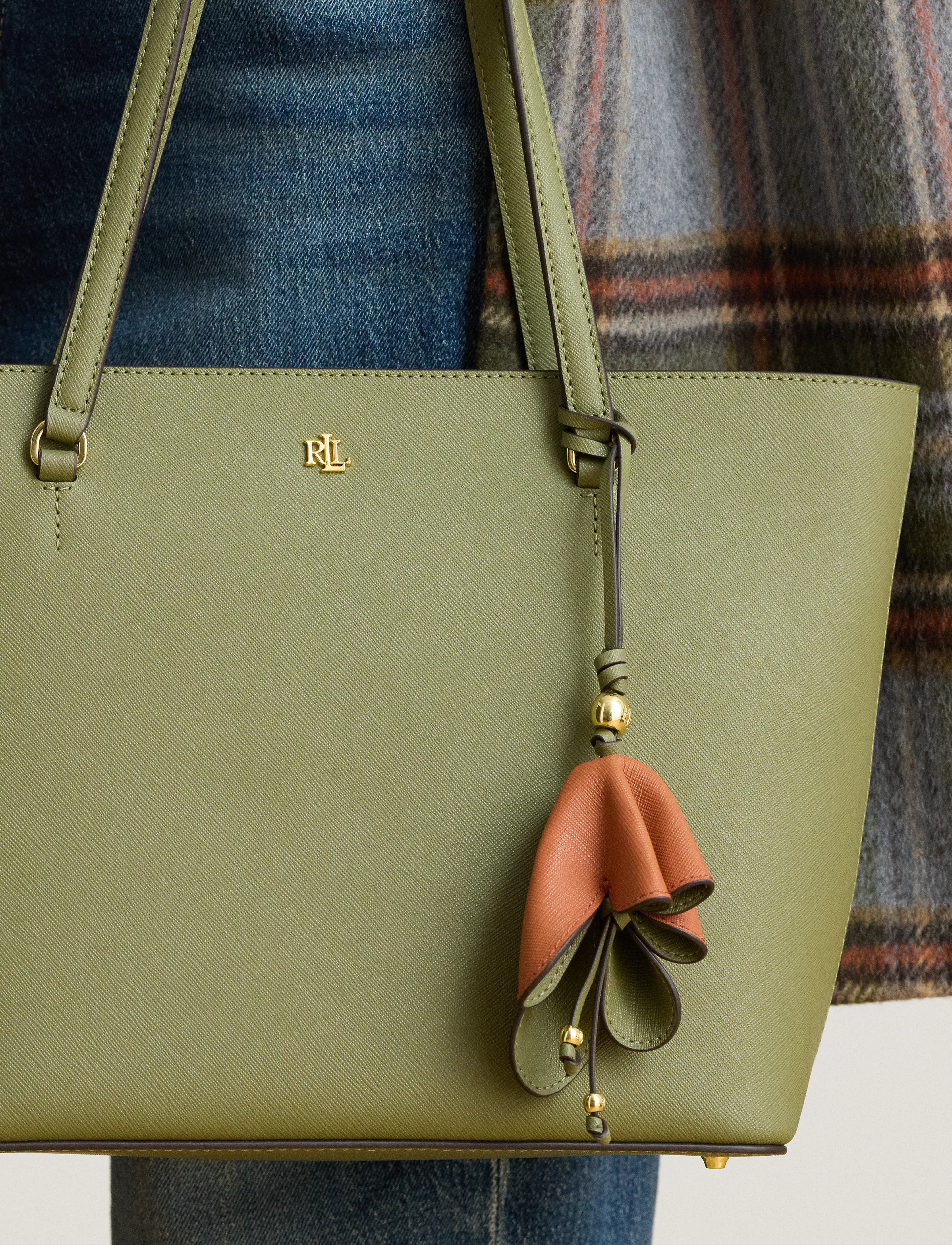 Lauren Ralph Lauren - Two-Tone Leather Flower Charm - nyckelringar & bag charms - red terracotta/sa - 2