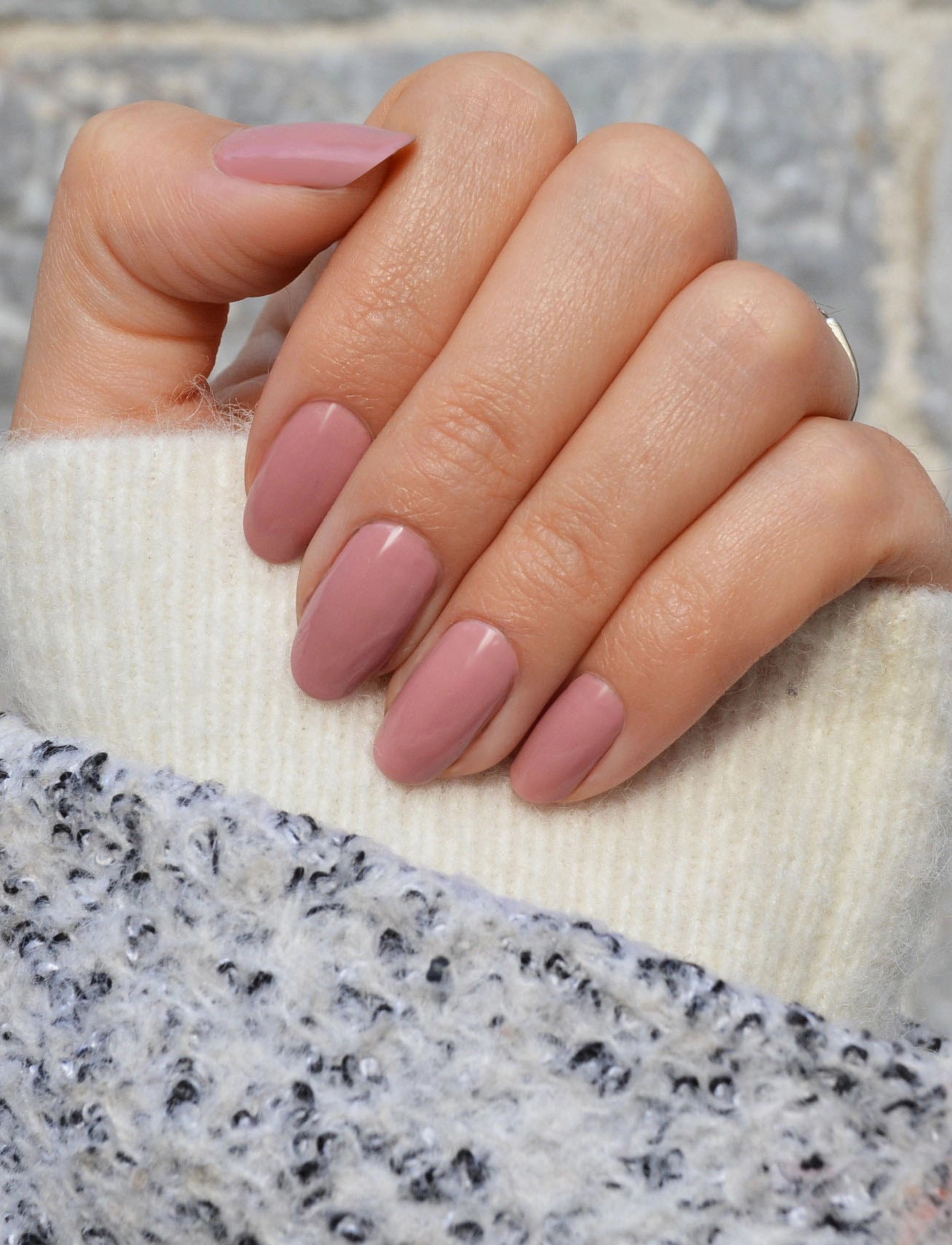 Le Mini Macaron - Single Gel Polish ROSE ANTIQUE - makeup - rose antique - 5