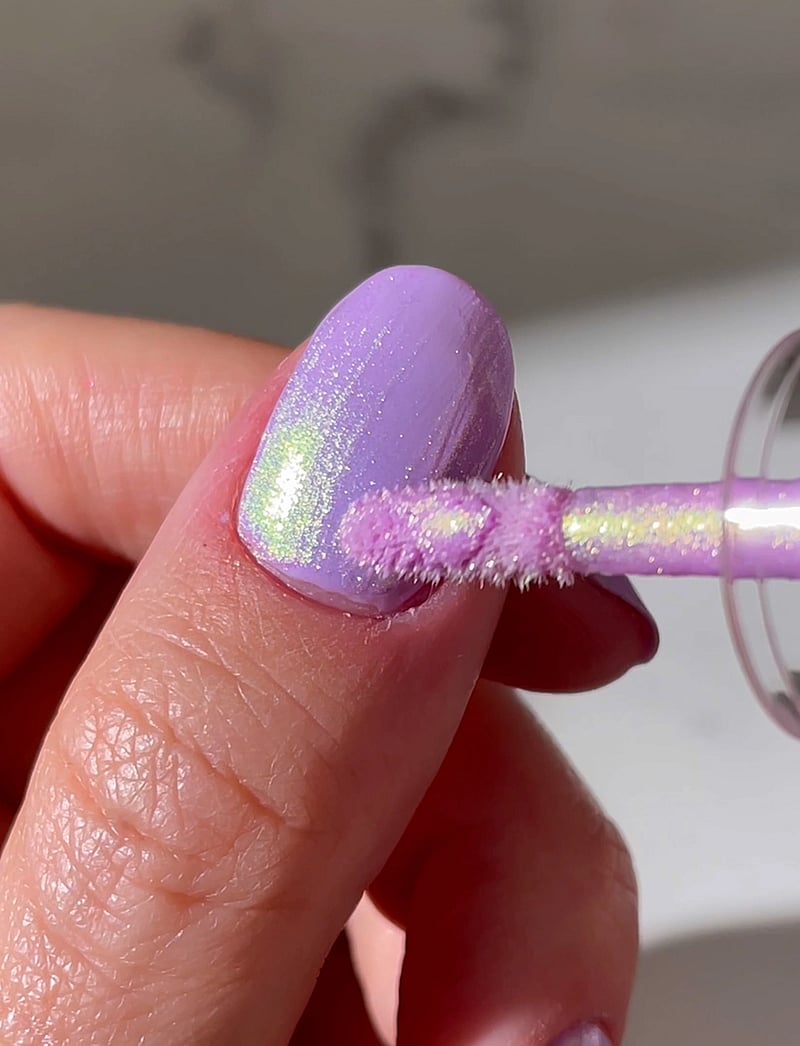 Le Mini Macaron - Liquid Nail Powder, Violet Frost - makeup - violet frost, stardust collection - 4
