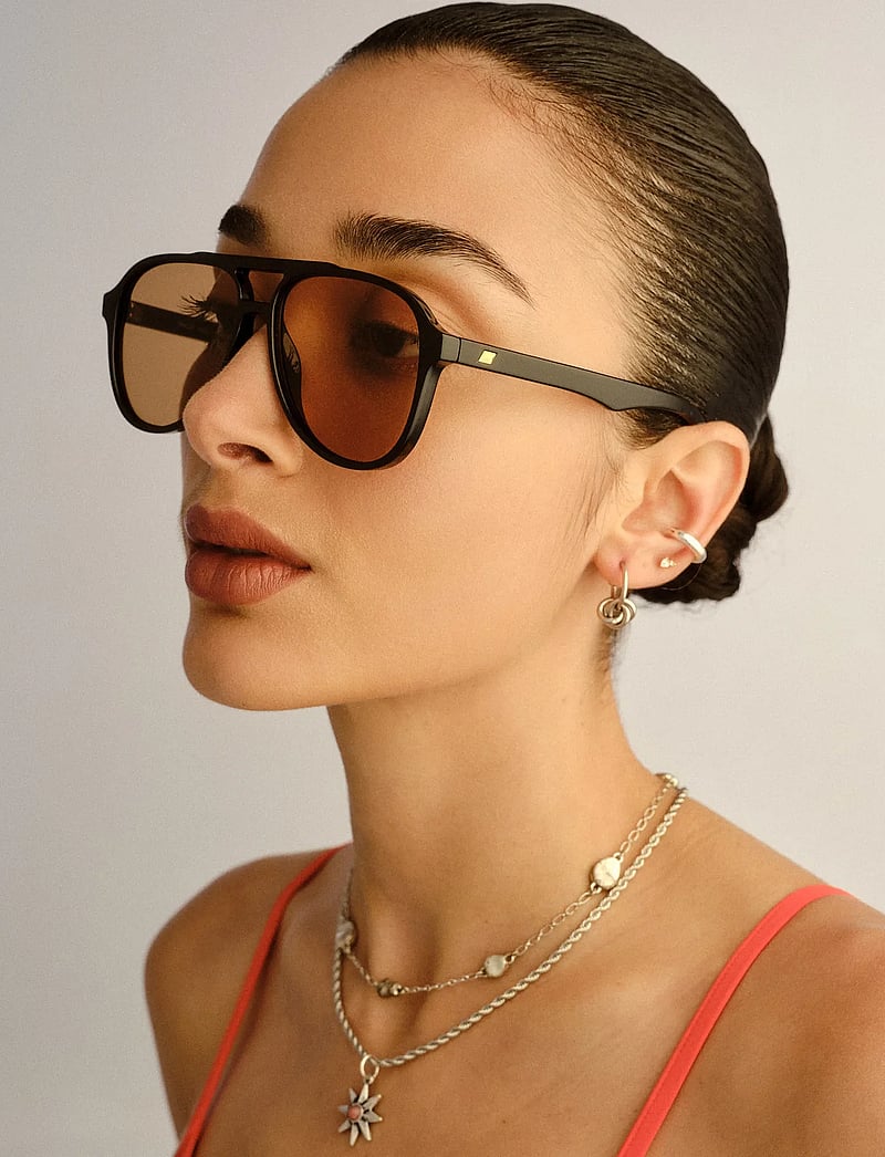 Le Specs - TRAGIC MAGIC - black w/ tan tint lens - 0