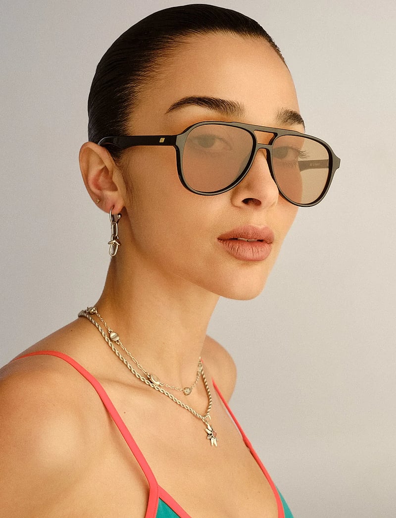 Le Specs - TRAGIC MAGIC - black w/ tan tint lens - 5