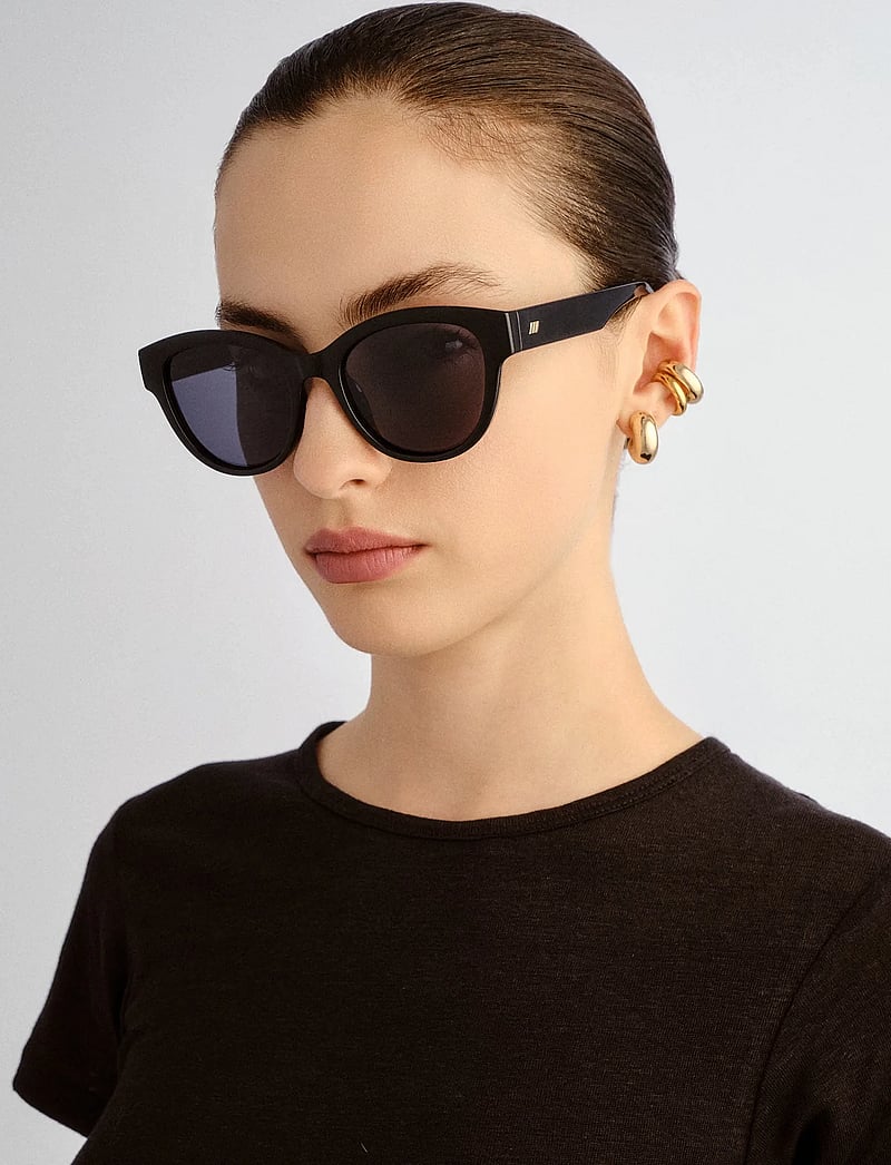 Le Specs - MAJESTIC *POLARIZED* - d-shaped solbriller - black w/ smoke mono *polarized* lens - 0